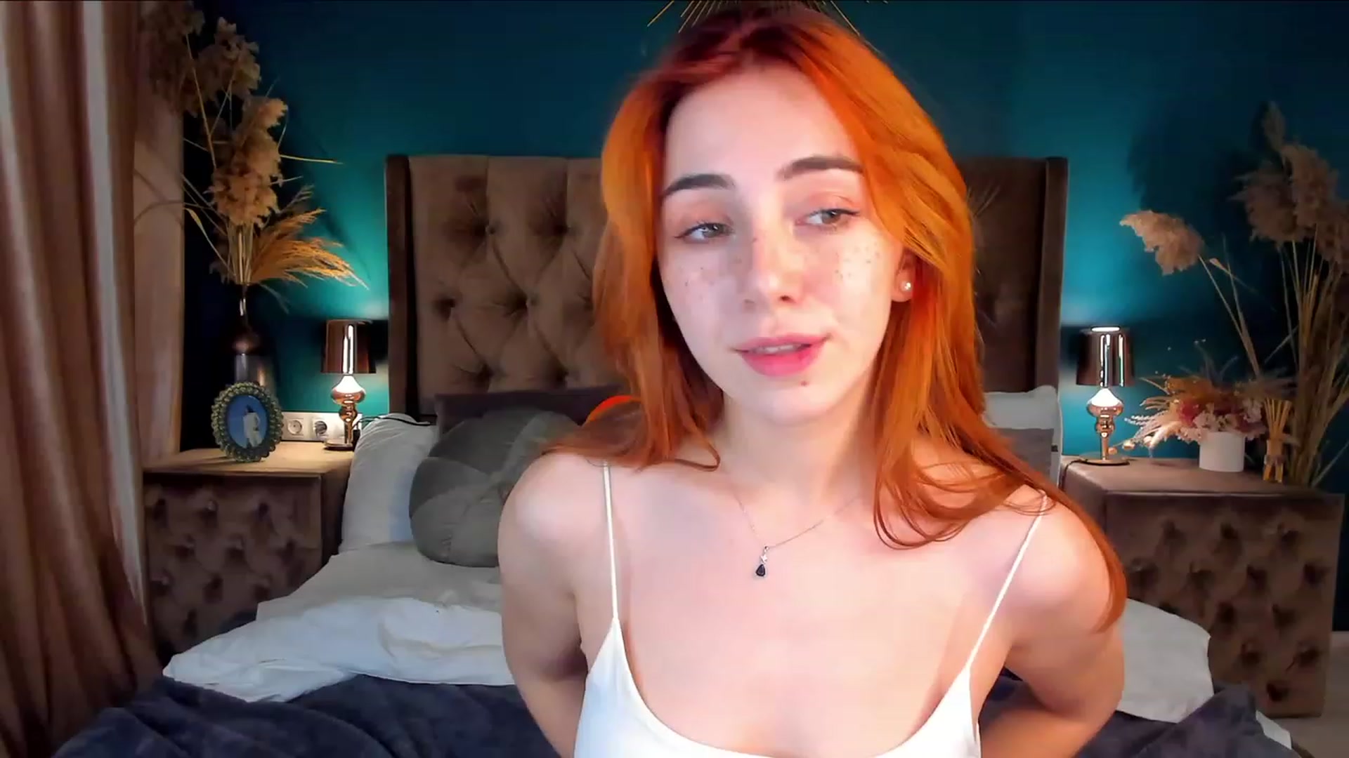 Gallery image thumbnail from ElsaYoung's myfreecams stream on, 12/03/2023, 11:58 image 17 of 20