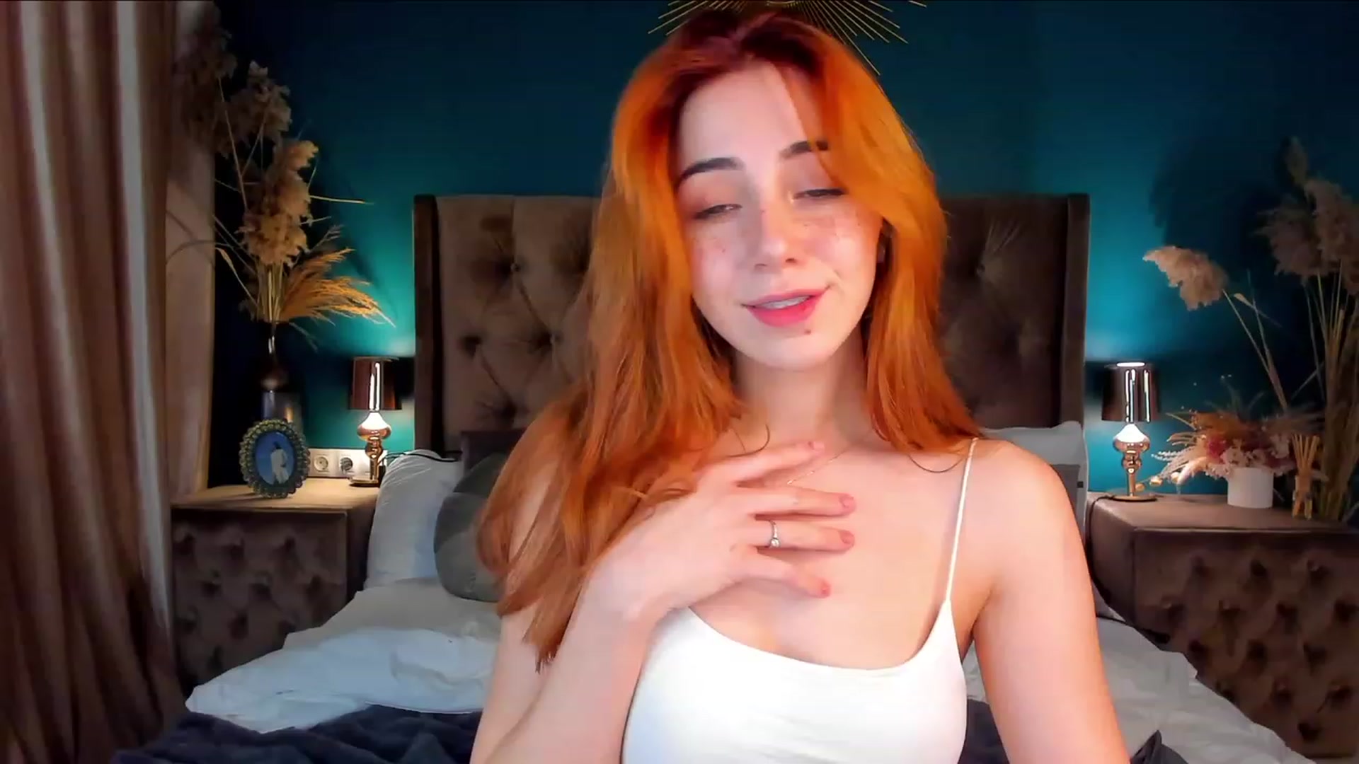 Gallery image thumbnail from ElsaYoung's myfreecams stream on, 12/03/2023, 11:58 image 2 of 20