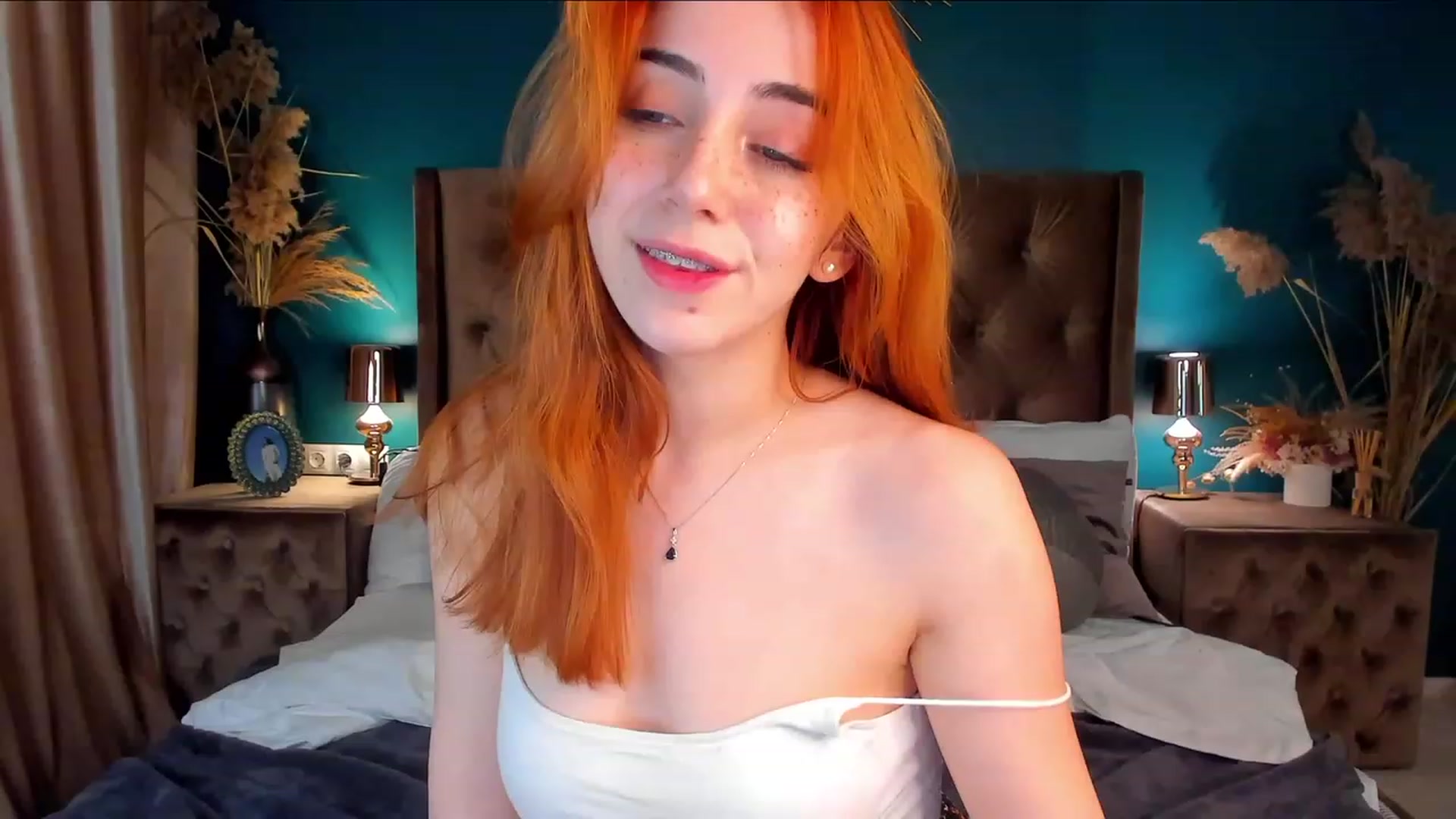 Gallery image thumbnail from ElsaYoung's myfreecams stream on, 12/03/2023, 11:58 image 8 of 20