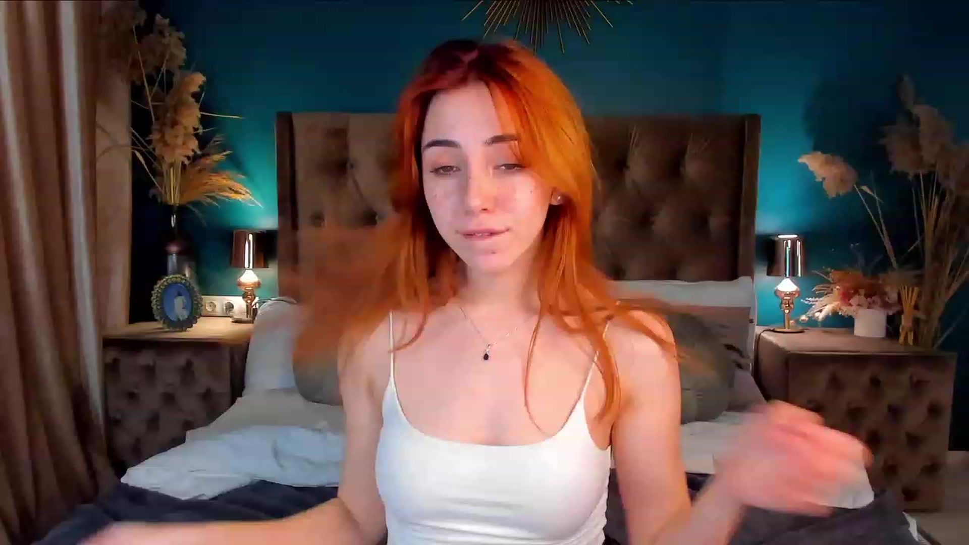 Gallery image thumbnail from ElsaYoung's myfreecams stream on, 12/03/2023, 11:58 image 5 of 20