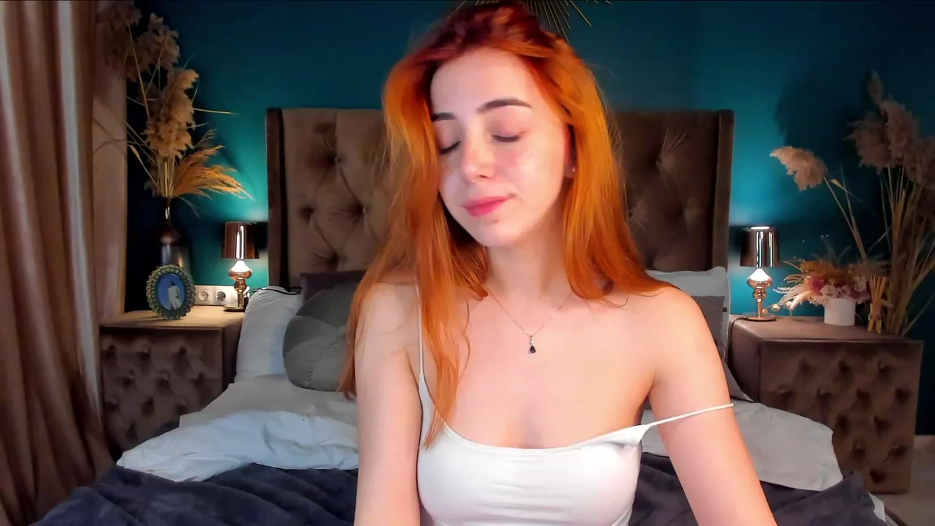 Gallery image thumbnail from ElsaYoung's myfreecams stream on, 12/03/2023, 11:58 image 9 of 20