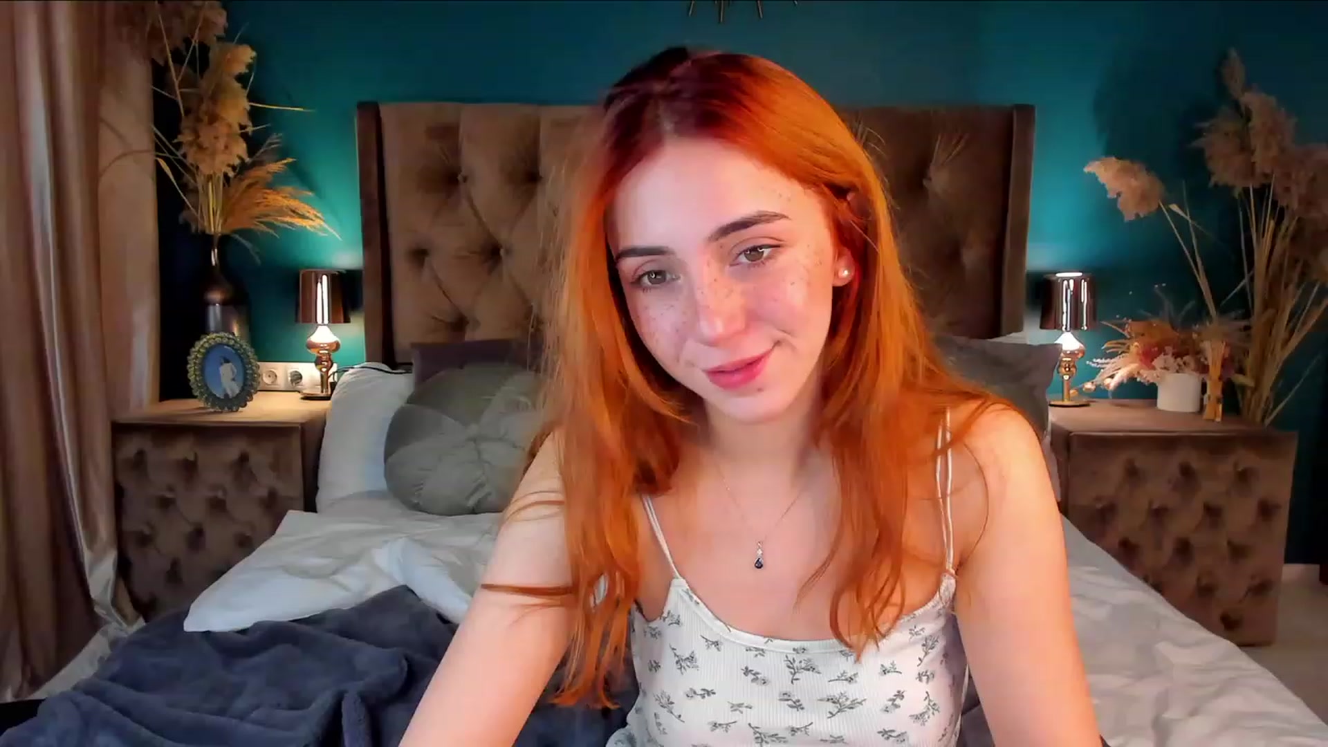 Gallery image thumbnail from ElsaYoung's myfreecams stream on, 12/04/2023, 07:10 image 14 of 20