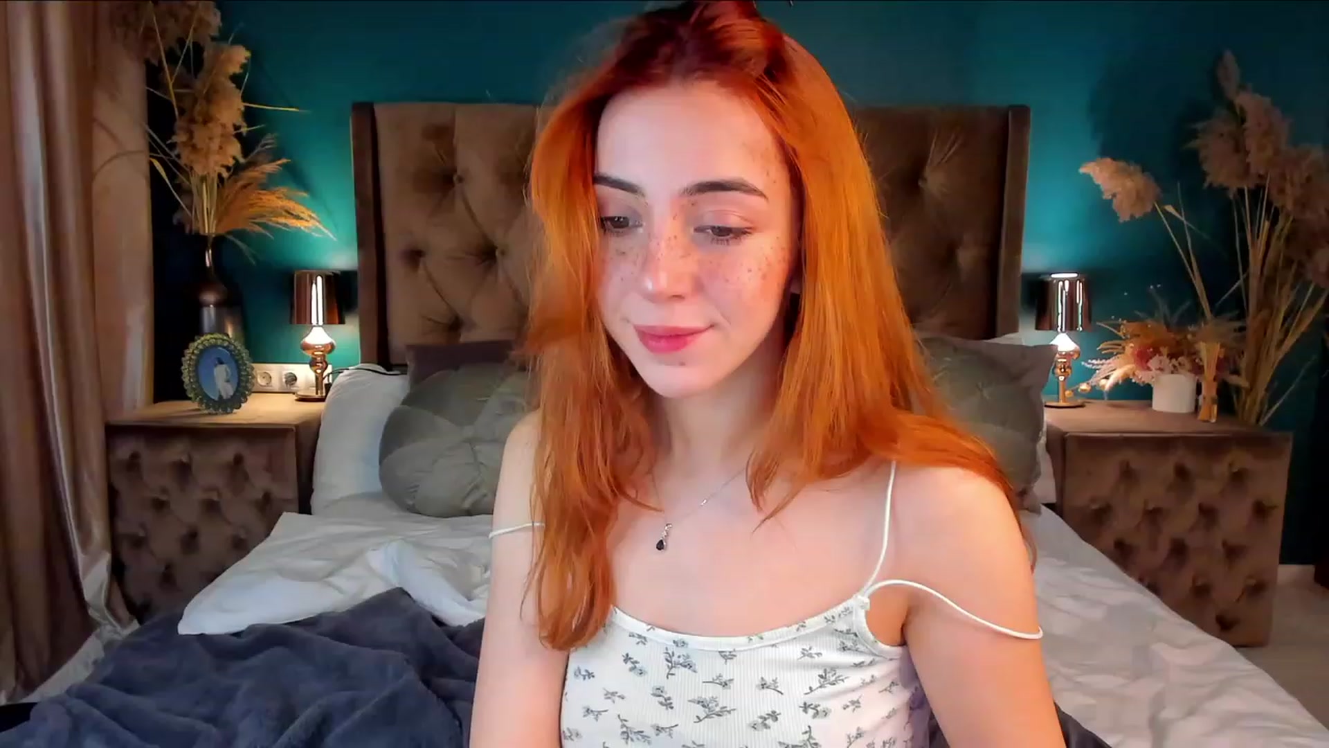 Gallery image thumbnail from ElsaYoung's myfreecams stream on, 12/04/2023, 07:10 image 20 of 20