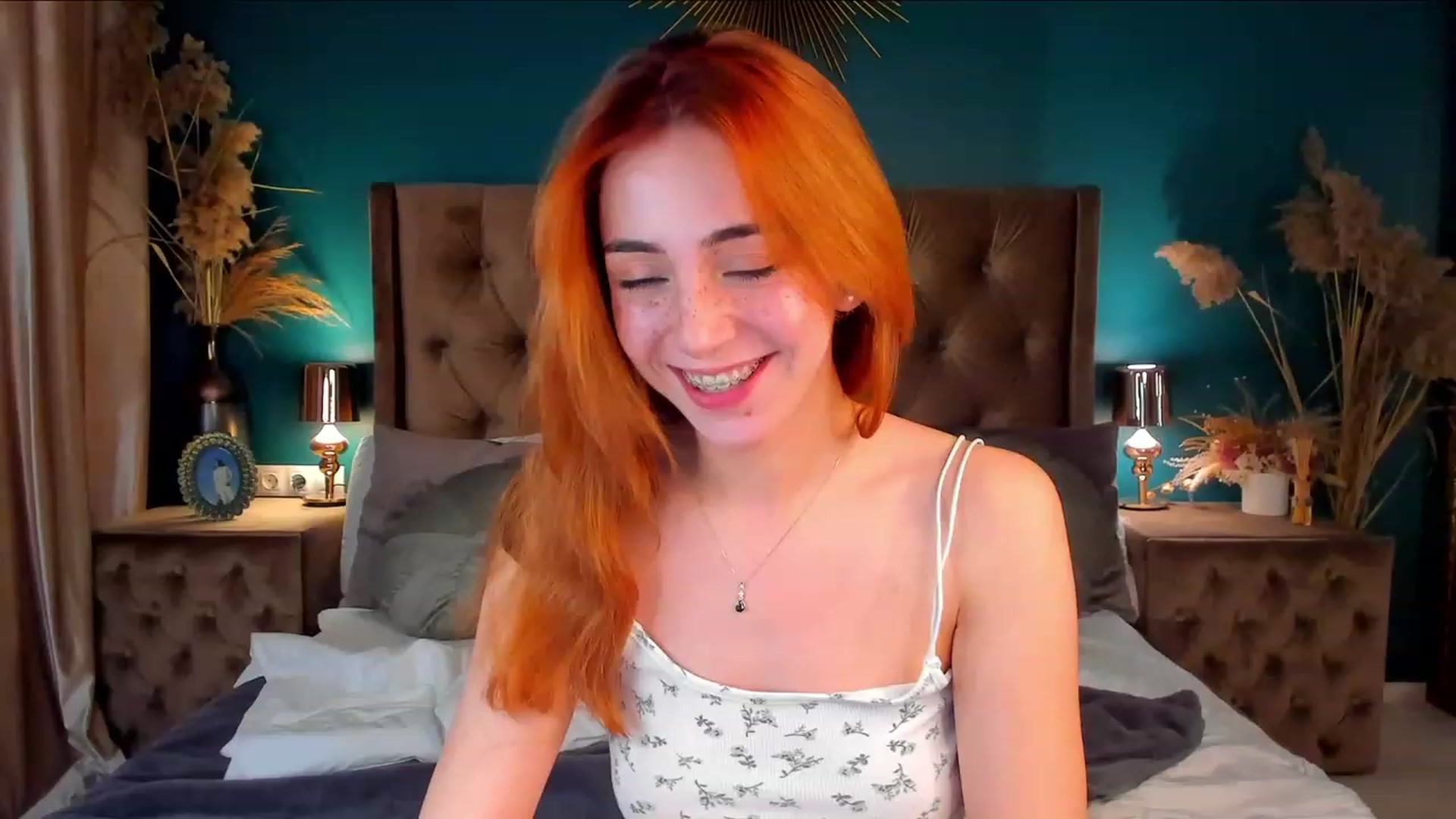 Gallery image thumbnail from ElsaYoung's myfreecams stream on, 12/04/2023, 09:18 image 6 of 20