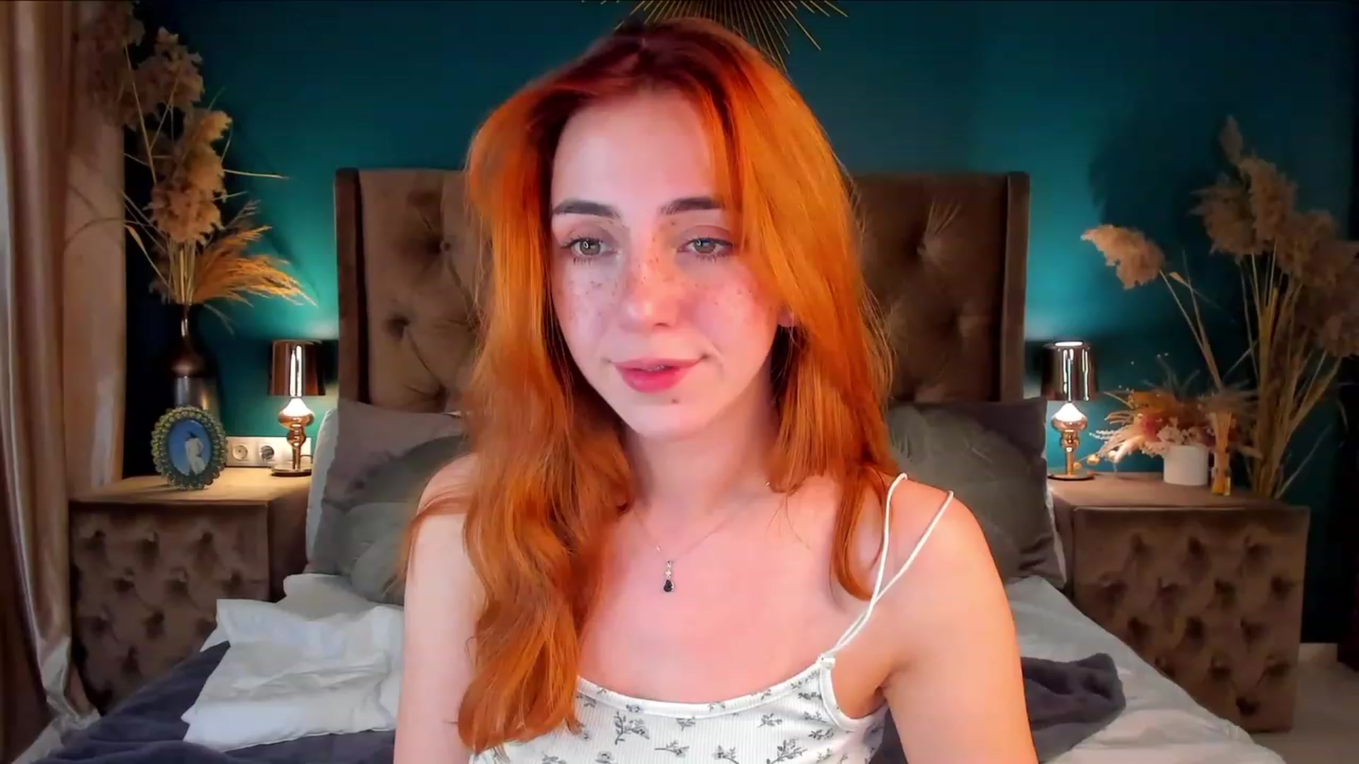 Gallery image thumbnail from ElsaYoung's myfreecams stream on, 12/04/2023, 09:18 image 11 of 20