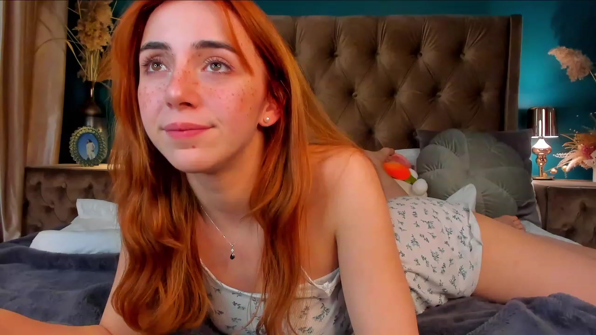 Gallery image thumbnail from ElsaYoung's myfreecams stream on, 12/04/2023, 09:18 image 18 of 20