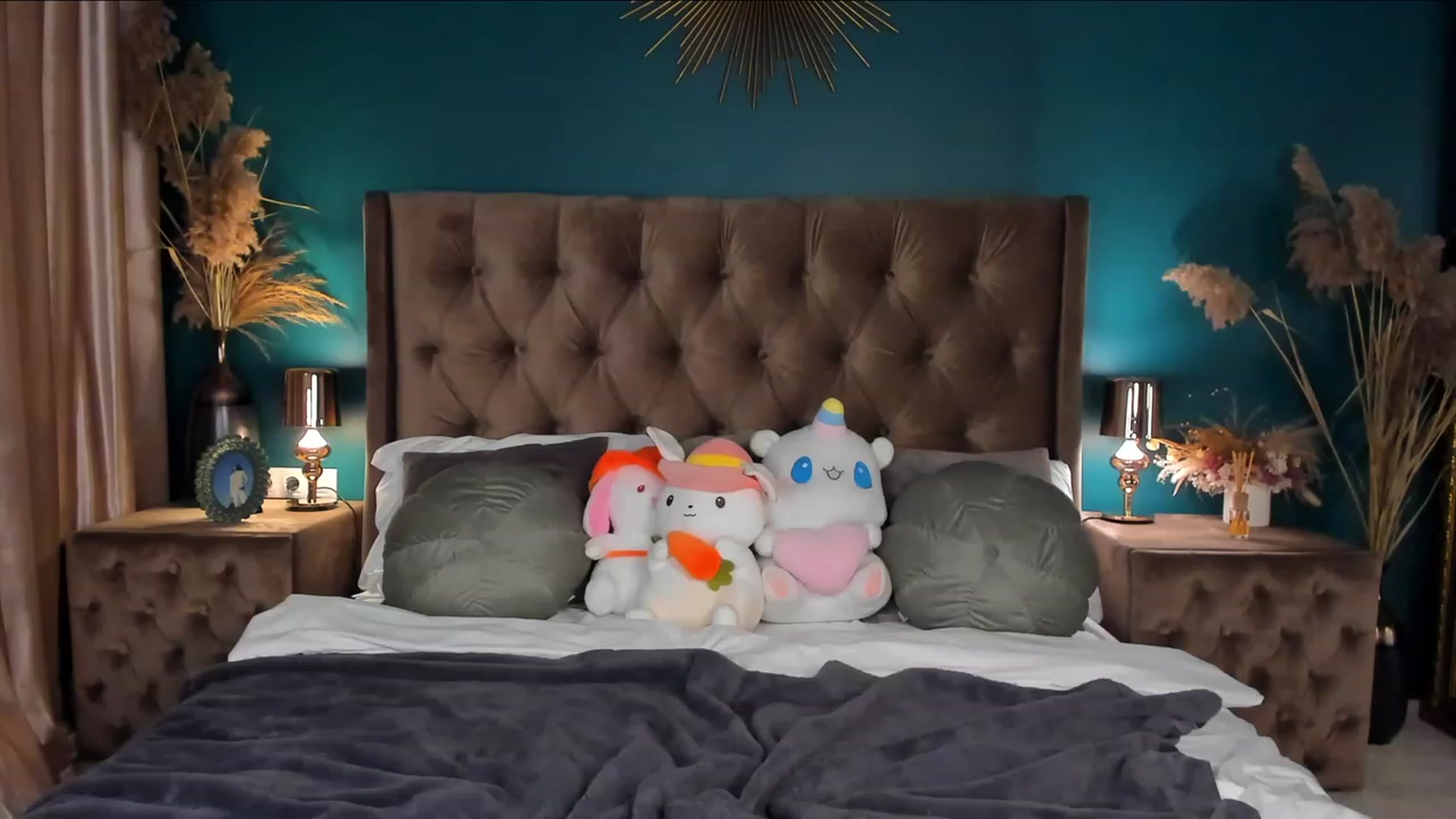 Gallery image thumbnail from ElsaYoung's myfreecams stream on, 12/07/2023, 13:55 image 9 of 20