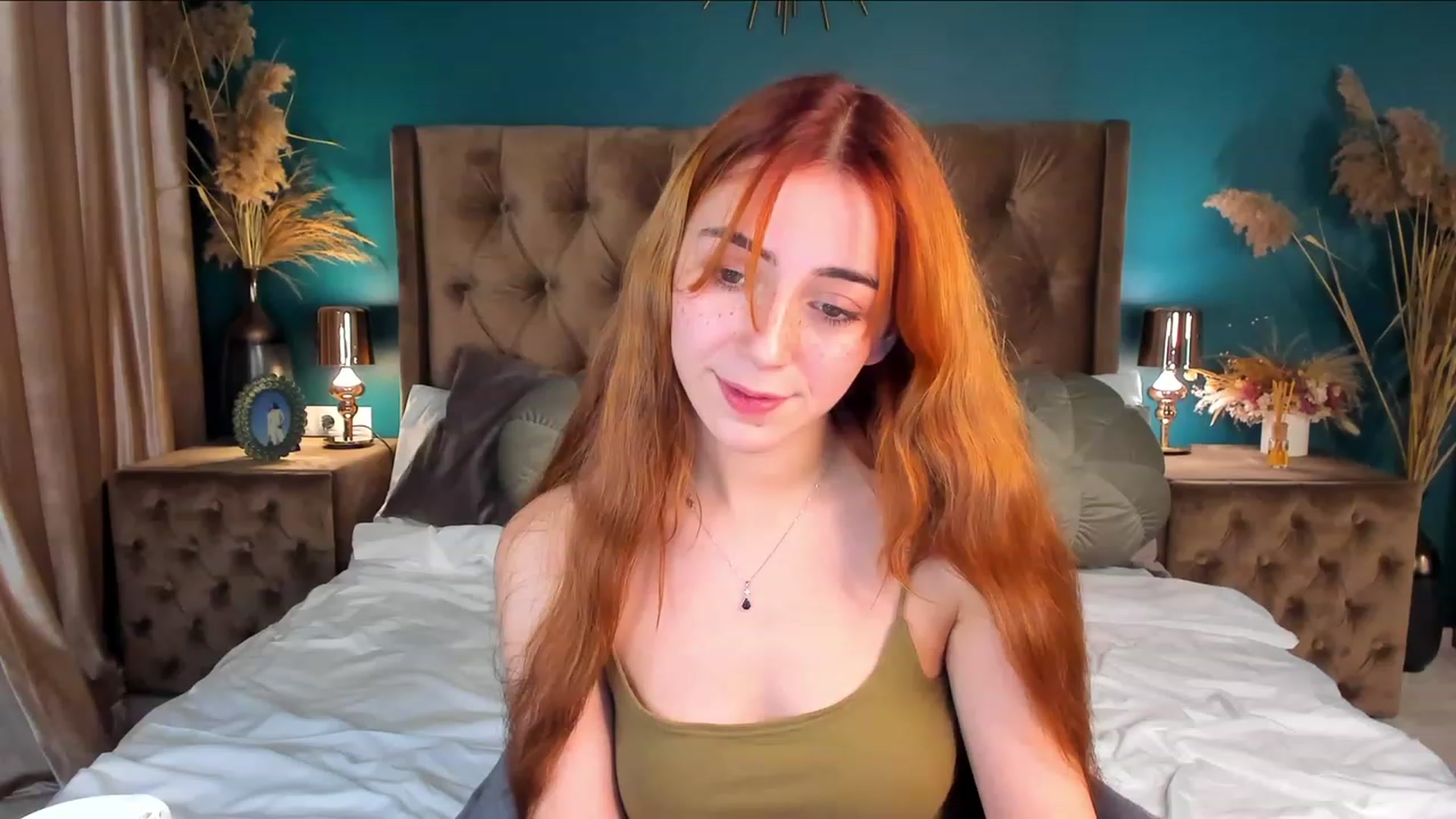 Gallery image thumbnail from ElsaYoung's myfreecams stream on, 12/07/2023, 18:15 image 15 of 20