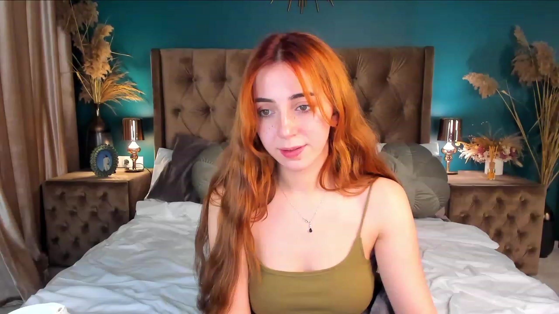Gallery image thumbnail from ElsaYoung's myfreecams stream on, 12/07/2023, 18:15 image 10 of 20