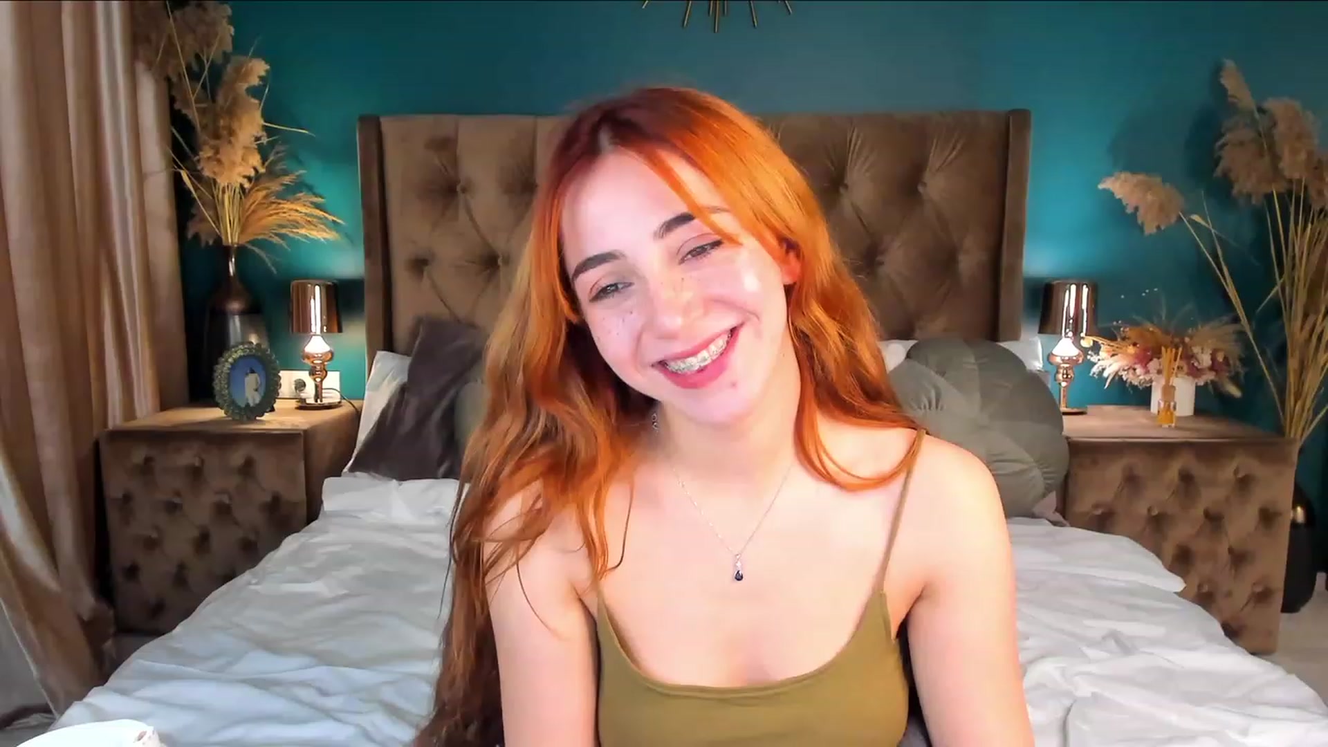 Gallery image thumbnail from ElsaYoung's myfreecams stream on, 12/07/2023, 18:15 image 11 of 20