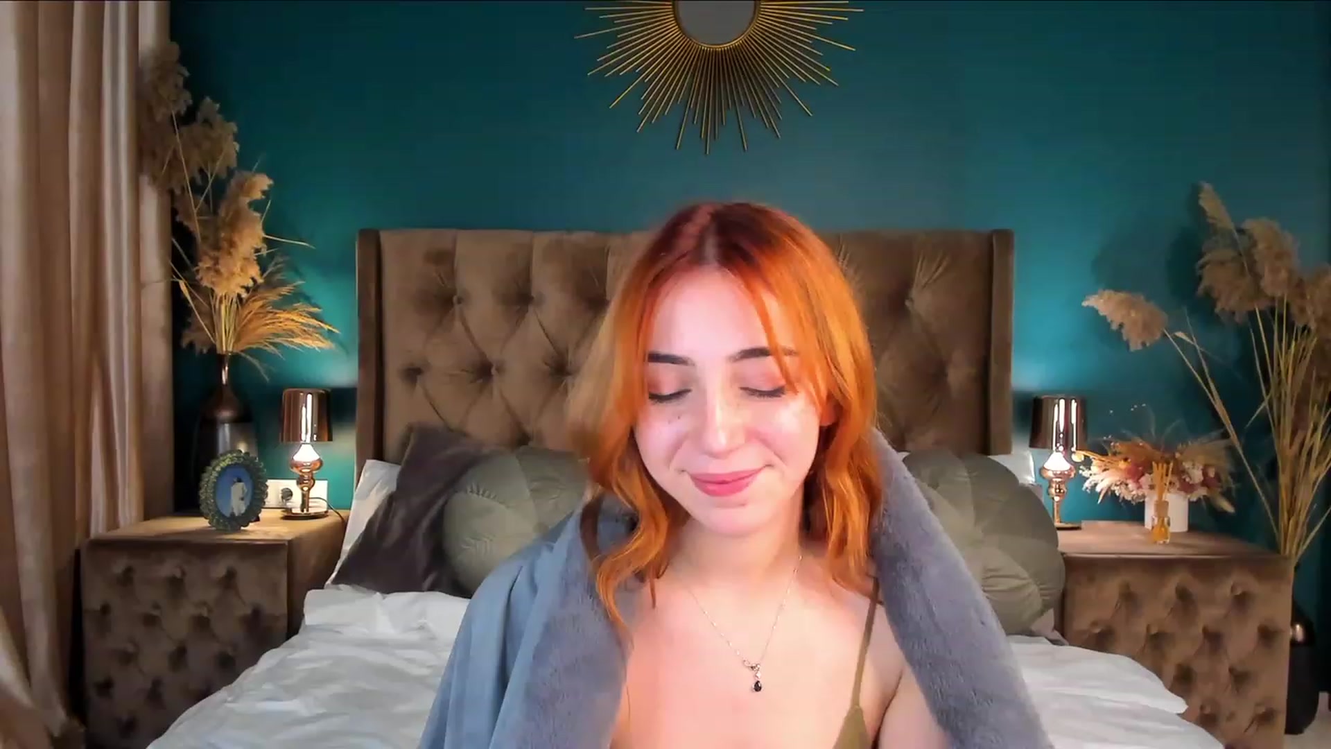Gallery image thumbnail from ElsaYoung's myfreecams stream on, 12/07/2023, 18:15 image 6 of 20