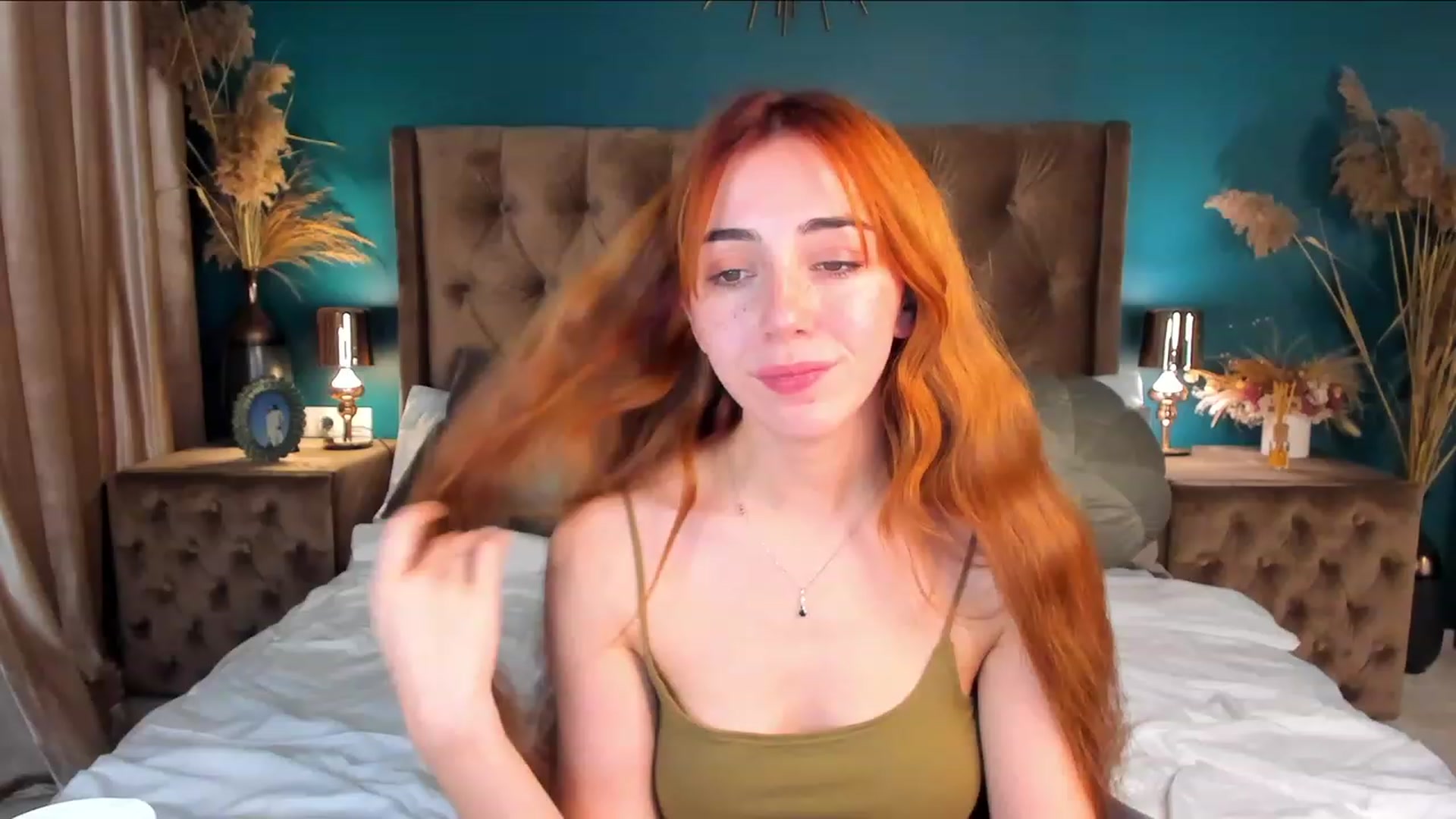 Gallery image thumbnail from ElsaYoung's myfreecams stream on, 12/07/2023, 18:15 image 16 of 20