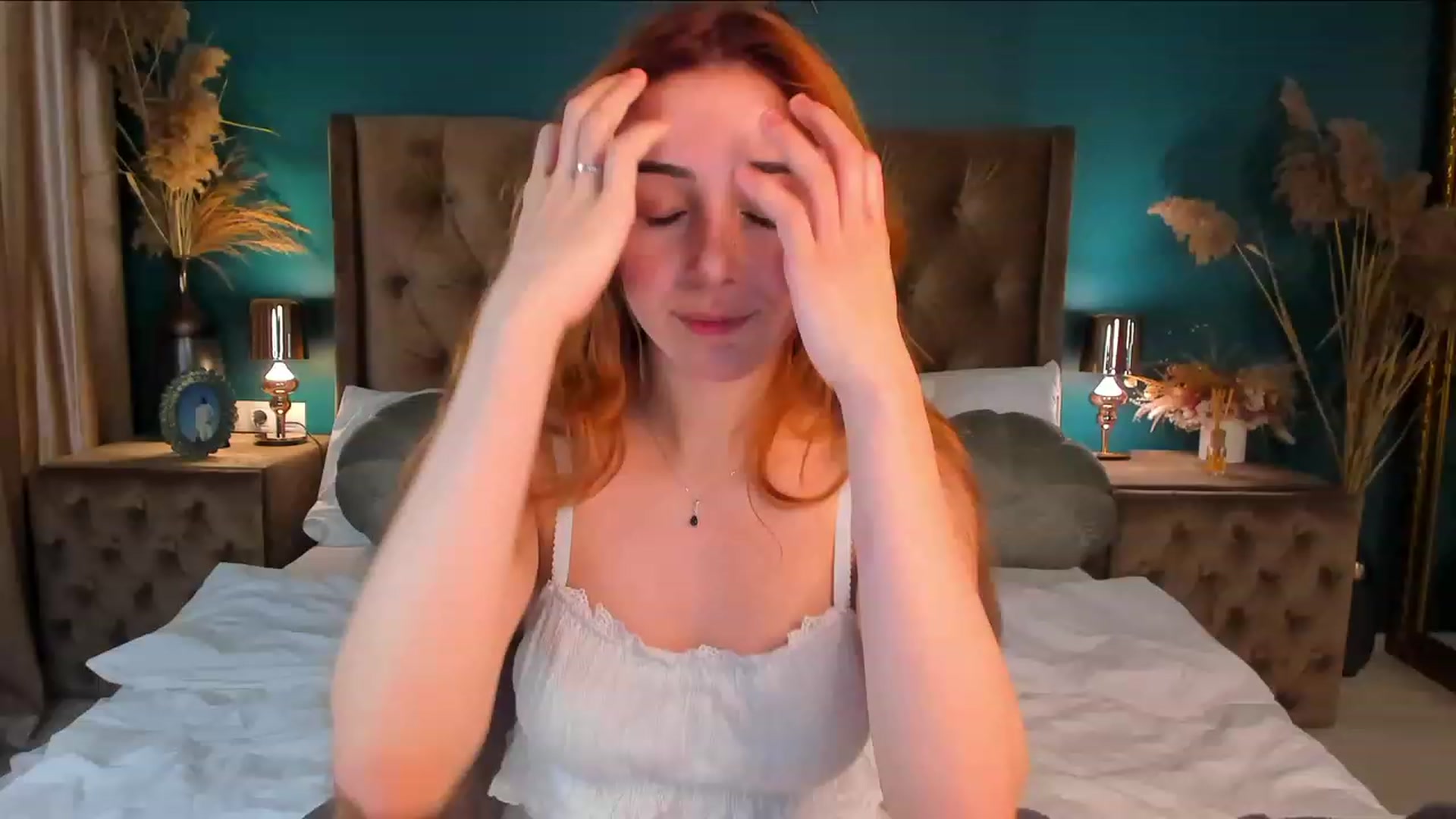 Gallery image thumbnail from ElsaYoung's myfreecams stream on, 12/08/2023, 20:53 image 15 of 20