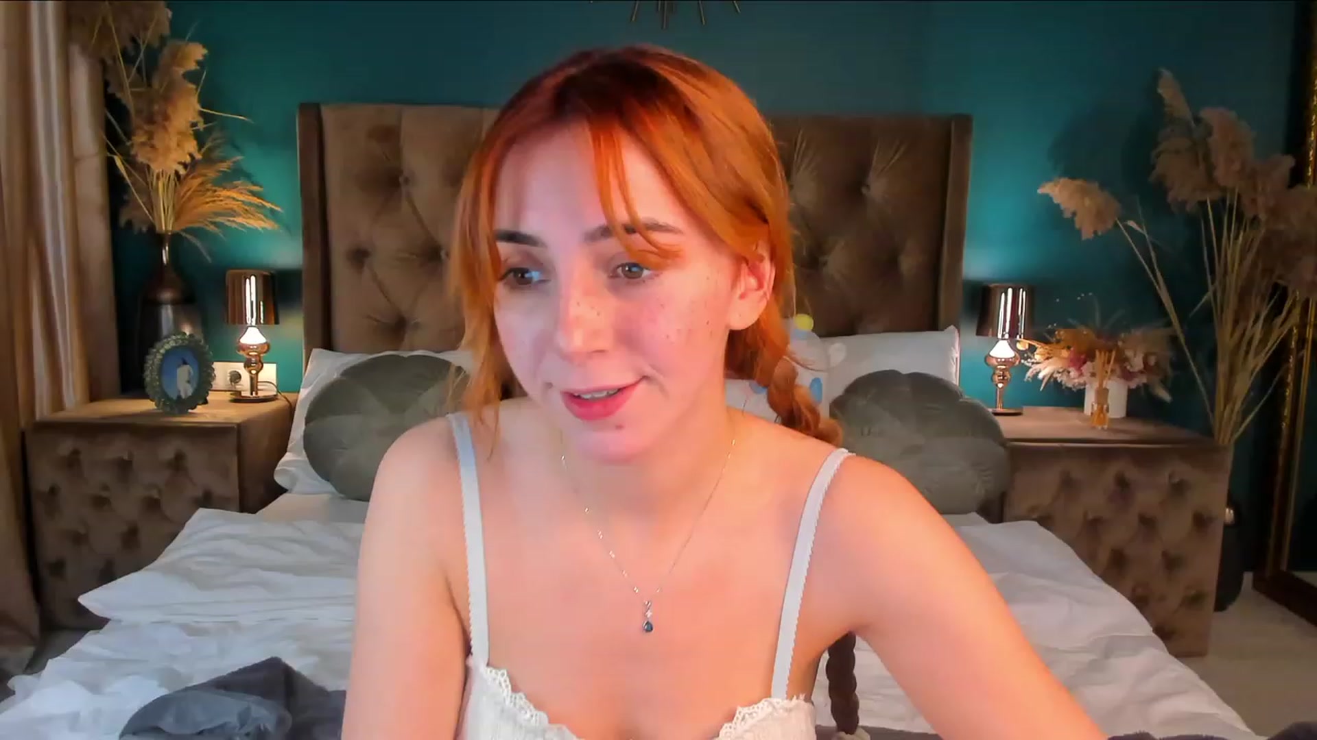 Gallery image thumbnail from ElsaYoung's myfreecams stream on, 12/08/2023, 20:53 image 1 of 20