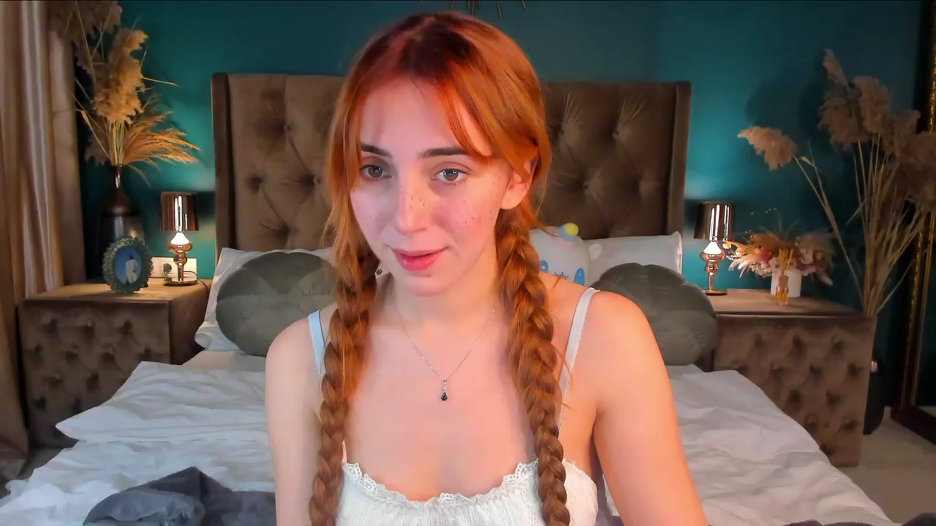 Gallery image thumbnail from ElsaYoung's myfreecams stream on, 12/08/2023, 20:53 image 3 of 20