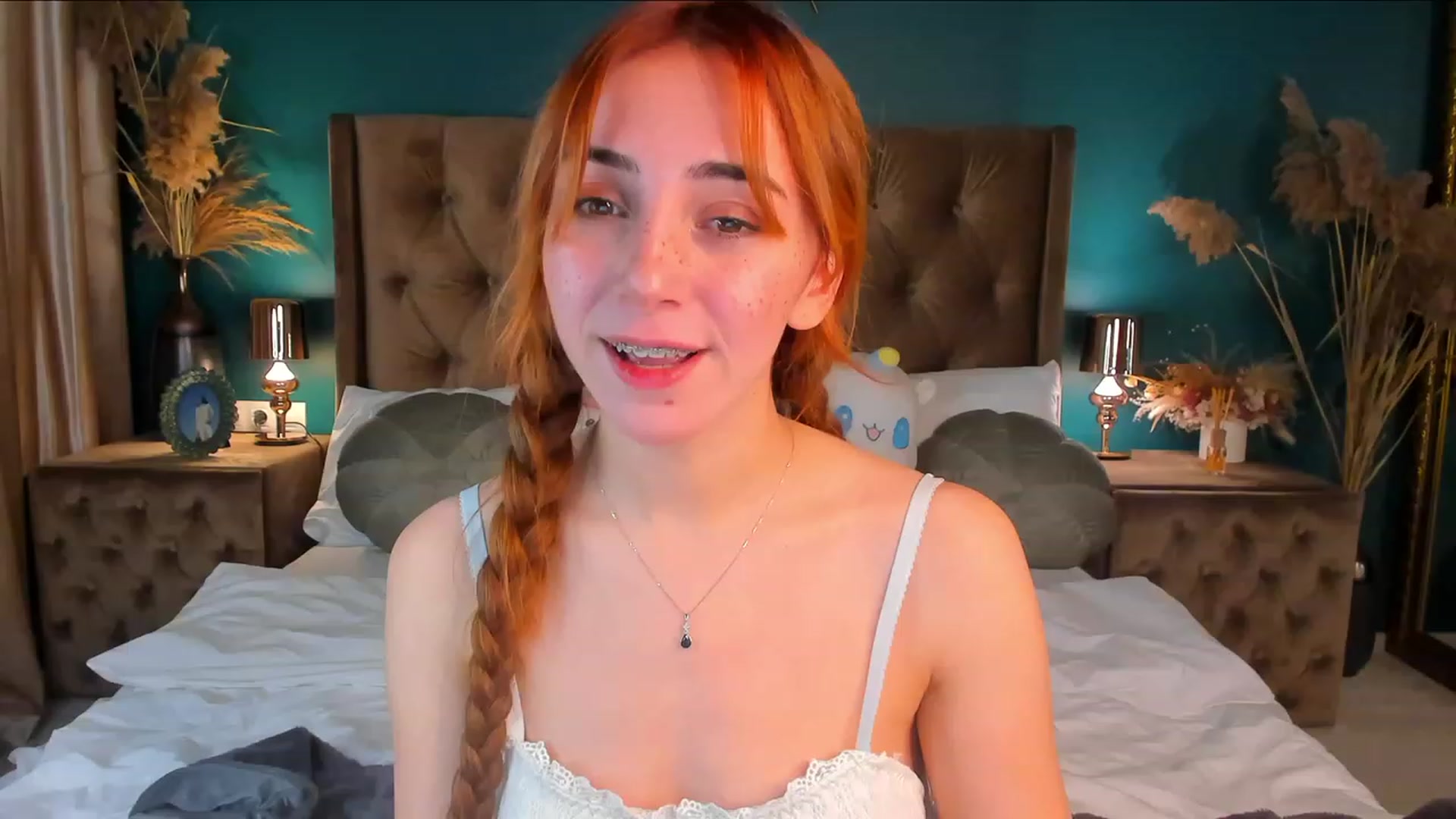 Gallery image thumbnail from ElsaYoung's myfreecams stream on, 12/08/2023, 20:53 image 6 of 20