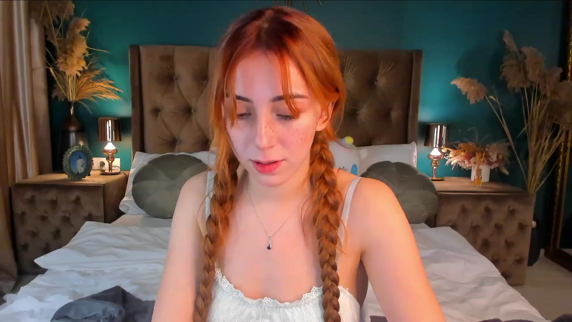 Gallery image thumbnail from ElsaYoung's myfreecams stream on, 12/08/2023, 20:53 image 4 of 20