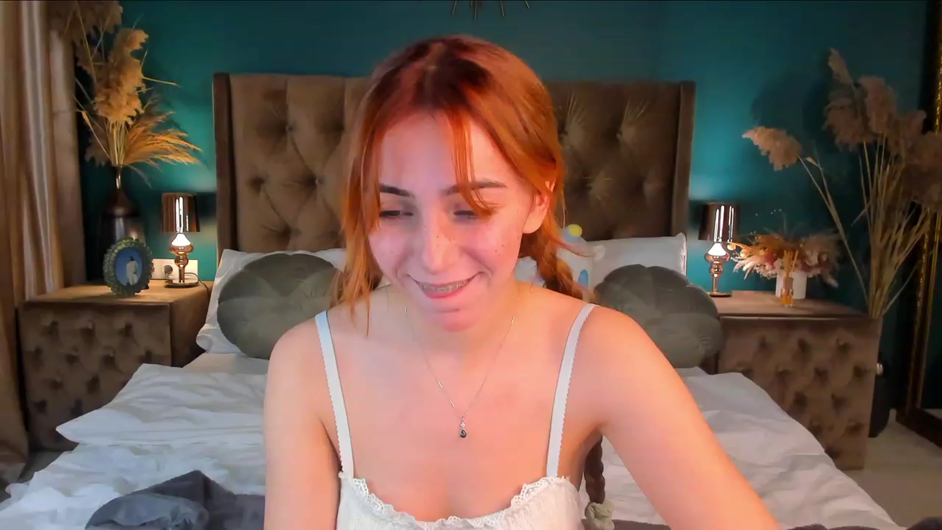 Gallery image thumbnail from ElsaYoung's myfreecams stream on, 12/08/2023, 20:53 image 2 of 20