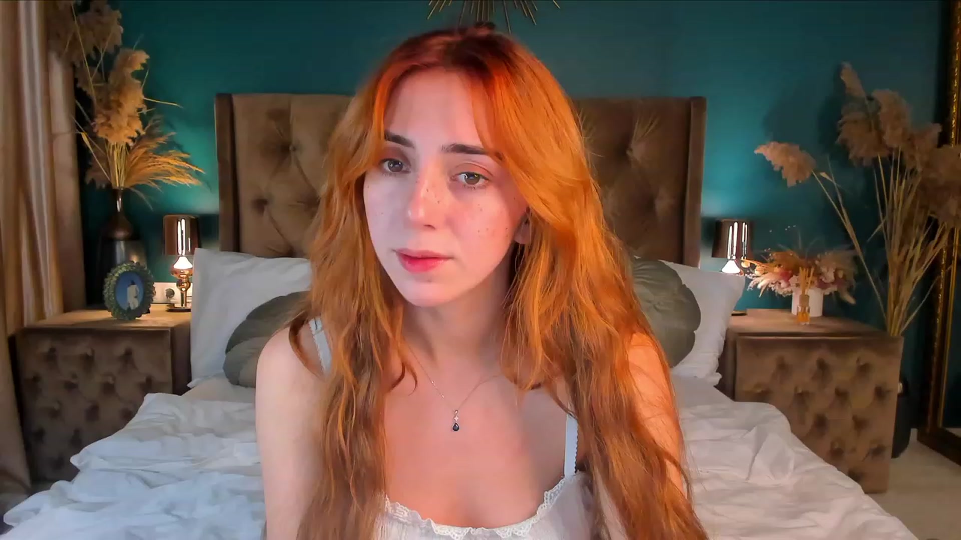 Gallery image thumbnail from ElsaYoung's myfreecams stream on, 12/08/2023, 22:14 image 10 of 20