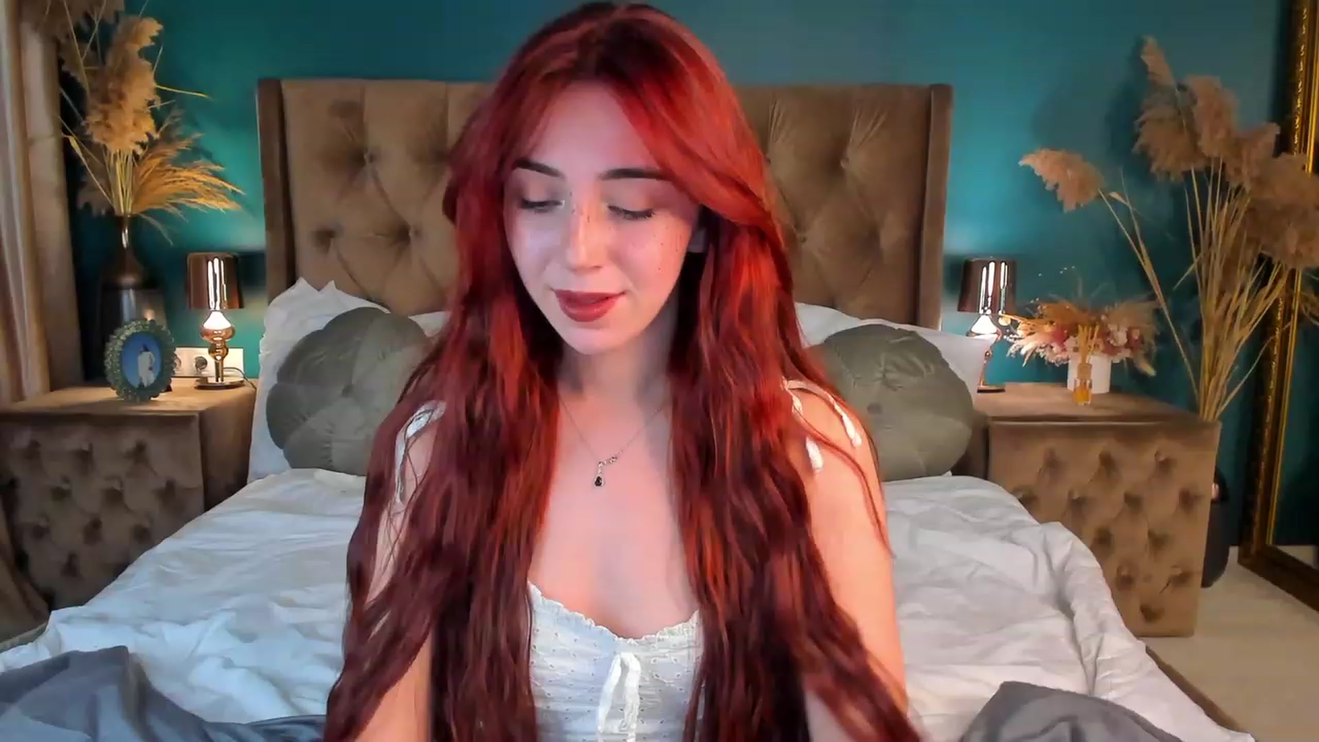 Gallery image thumbnail from ElsaYoung's myfreecams stream on, 12/09/2023, 22:35 image 16 of 20
