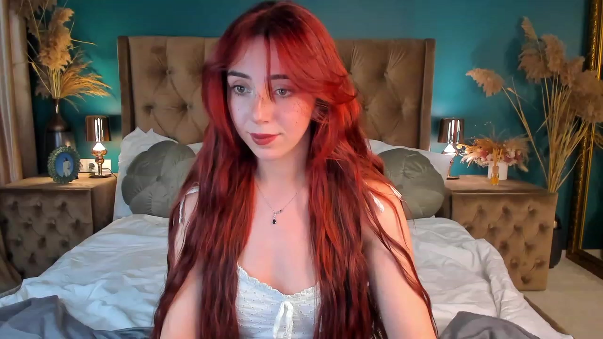Gallery image thumbnail from ElsaYoung's myfreecams stream on, 12/09/2023, 22:35 image 17 of 20