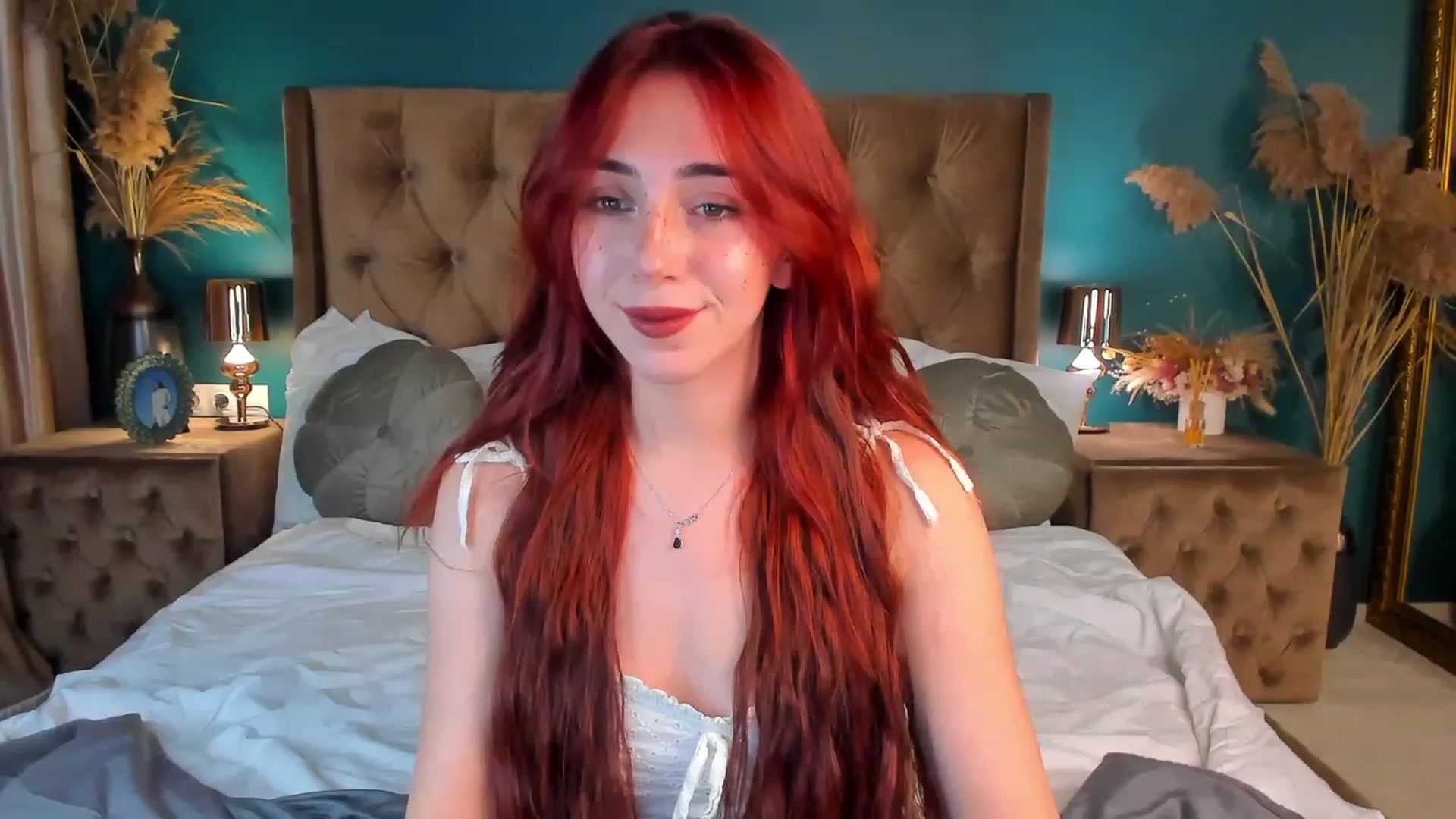 Gallery image thumbnail from ElsaYoung's myfreecams stream on, 12/09/2023, 22:35 image 15 of 20