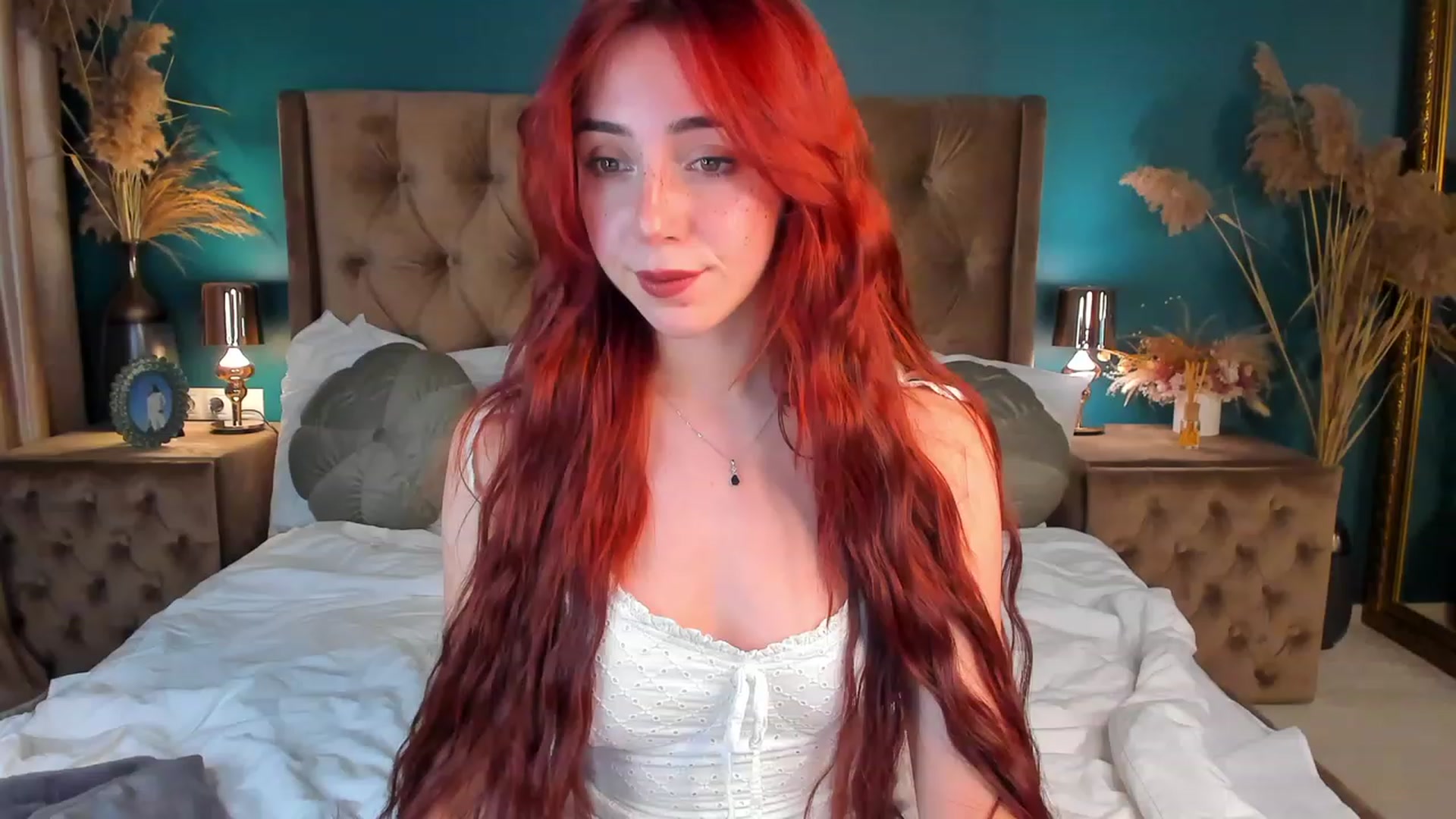 Gallery image thumbnail from ElsaYoung's myfreecams stream on, 12/09/2023, 23:12 image 15 of 20