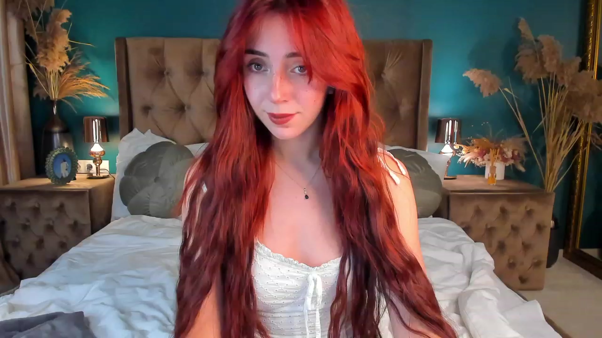 Gallery image thumbnail from ElsaYoung's myfreecams stream on, 12/09/2023, 23:12 image 14 of 20