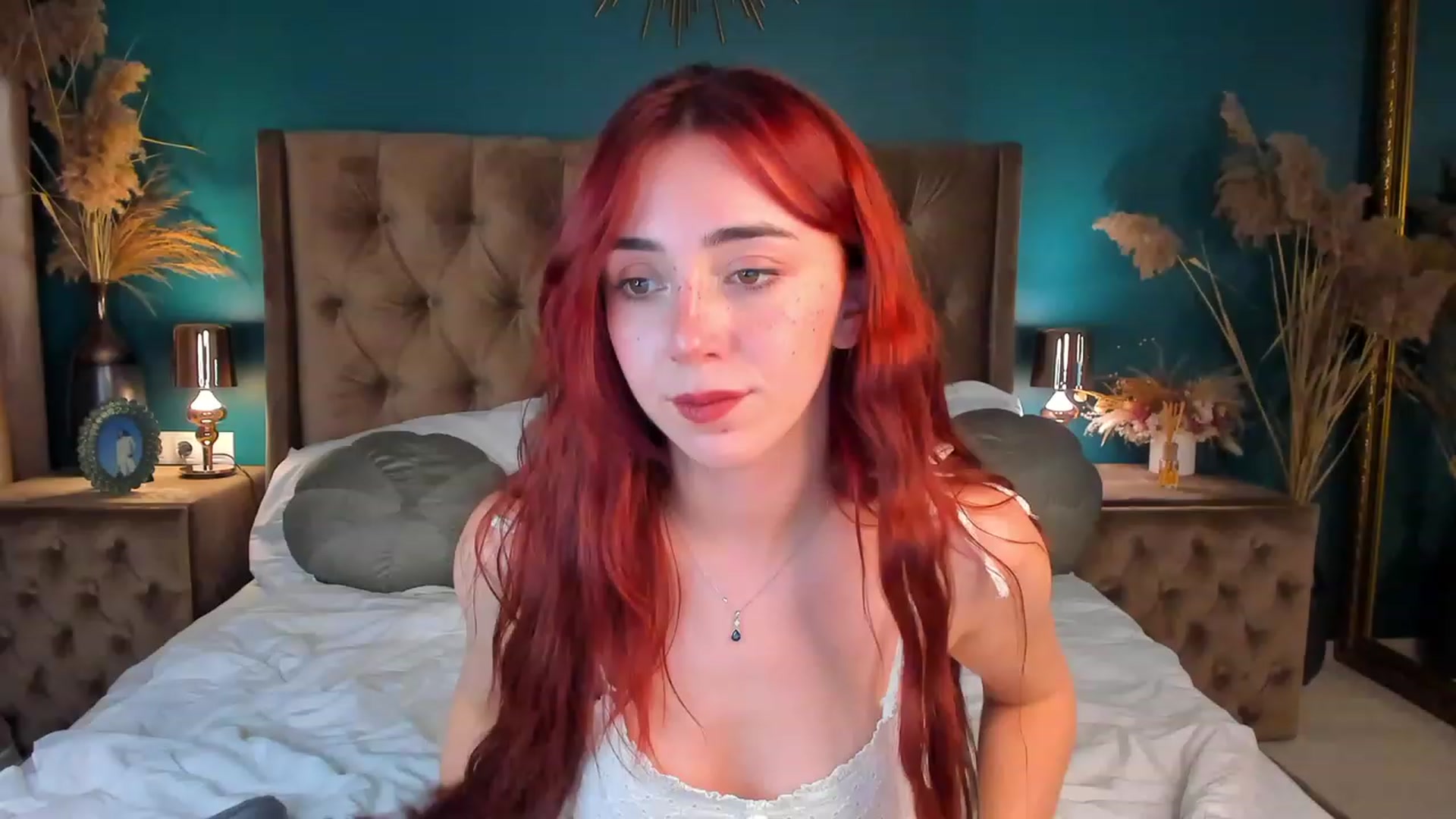 Gallery image thumbnail from ElsaYoung's myfreecams stream on, 12/10/2023, 01:18 image 4 of 20