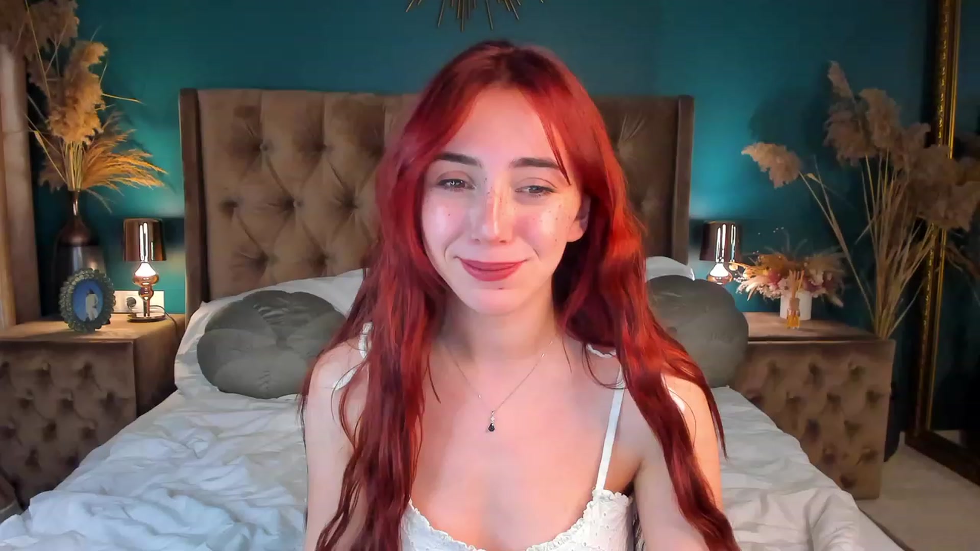 Gallery image thumbnail from ElsaYoung's myfreecams stream on, 12/10/2023, 01:19 image 7 of 20