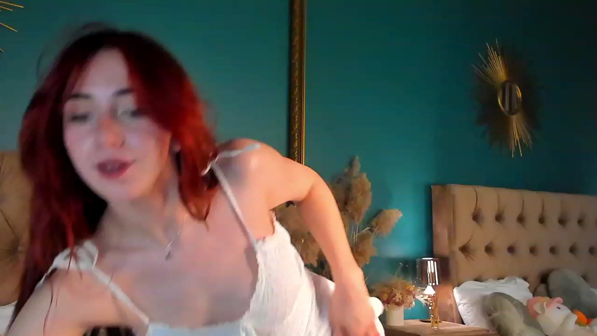 Gallery image thumbnail from ElsaYoung's myfreecams stream on, 12/10/2023, 01:19 image 13 of 20