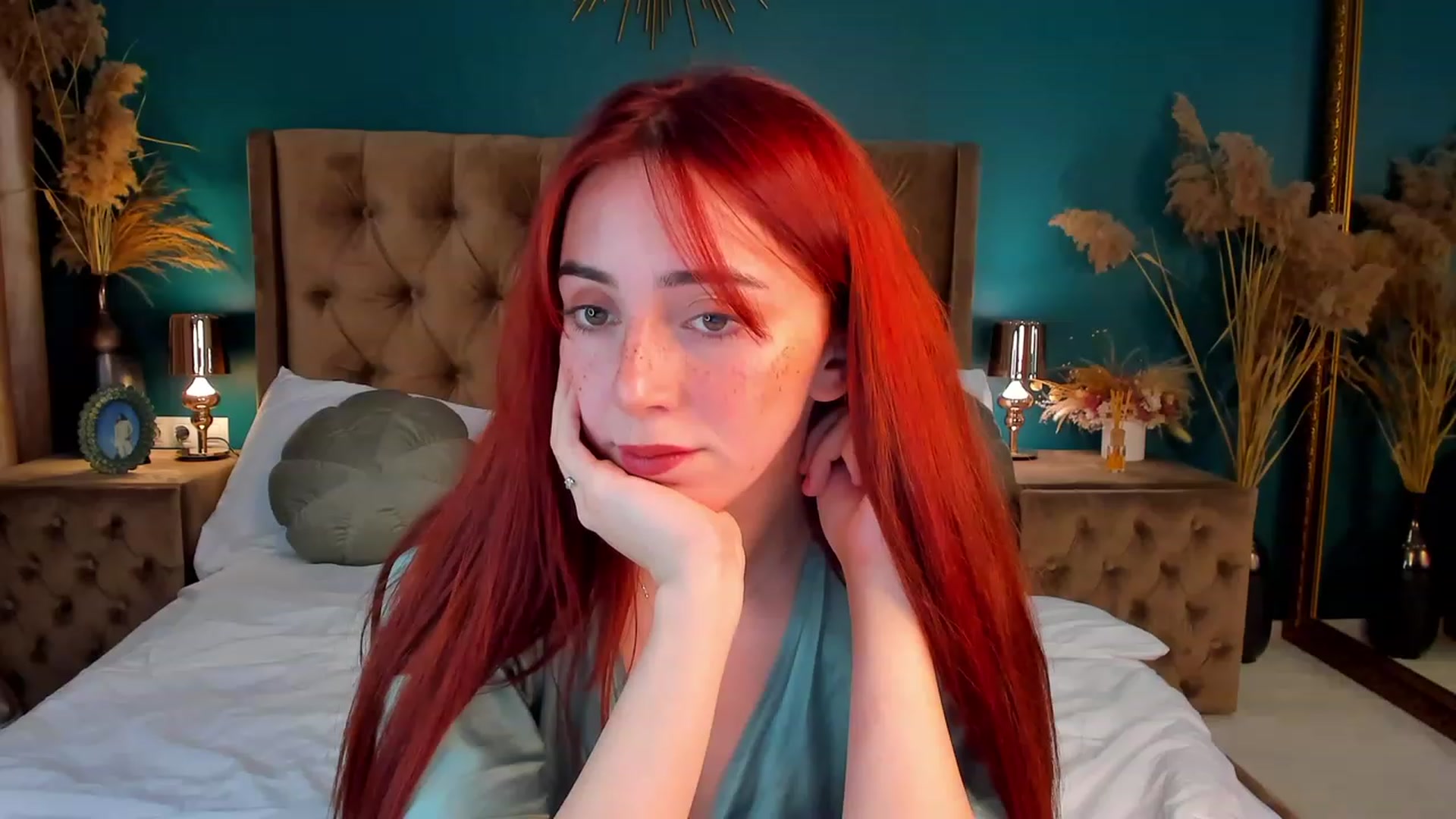 Gallery image thumbnail from ElsaYoung's myfreecams stream on, 12/10/2023, 21:33 image 8 of 20