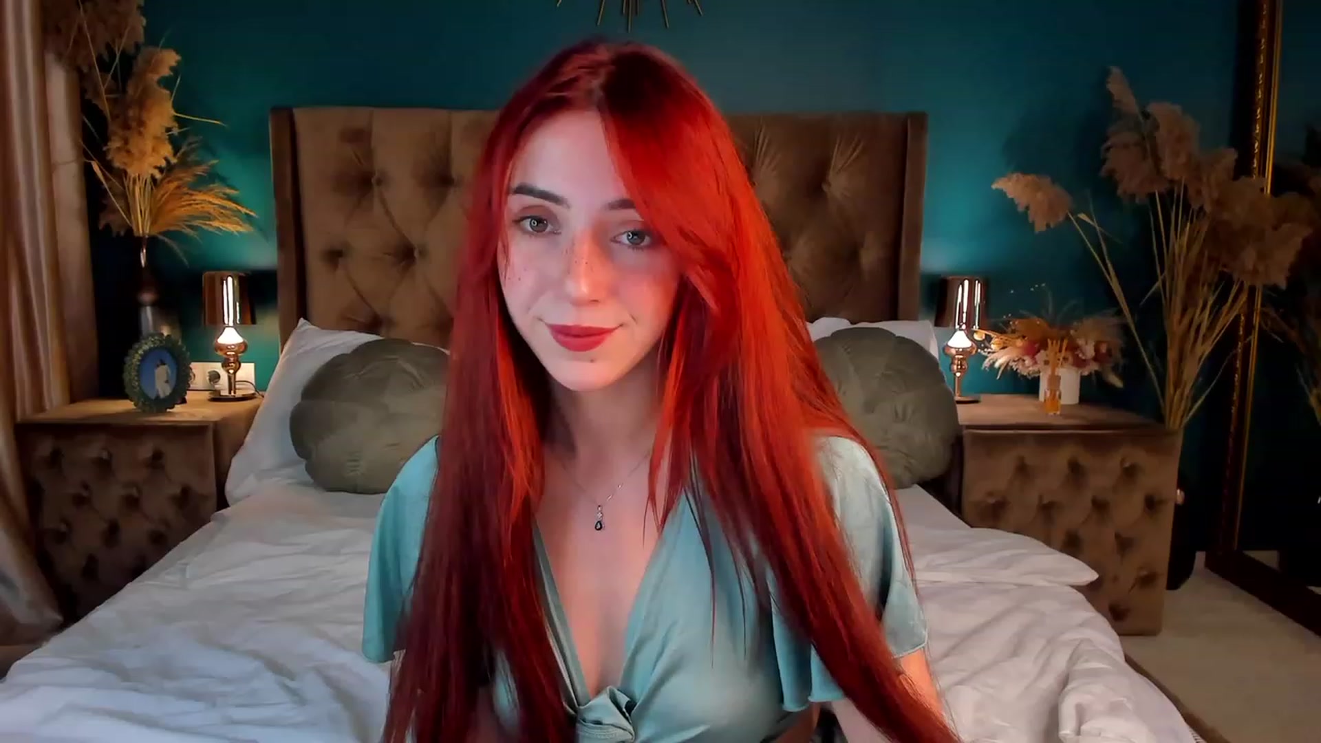 Gallery image thumbnail from ElsaYoung's myfreecams stream on, 12/10/2023, 21:33 image 16 of 20