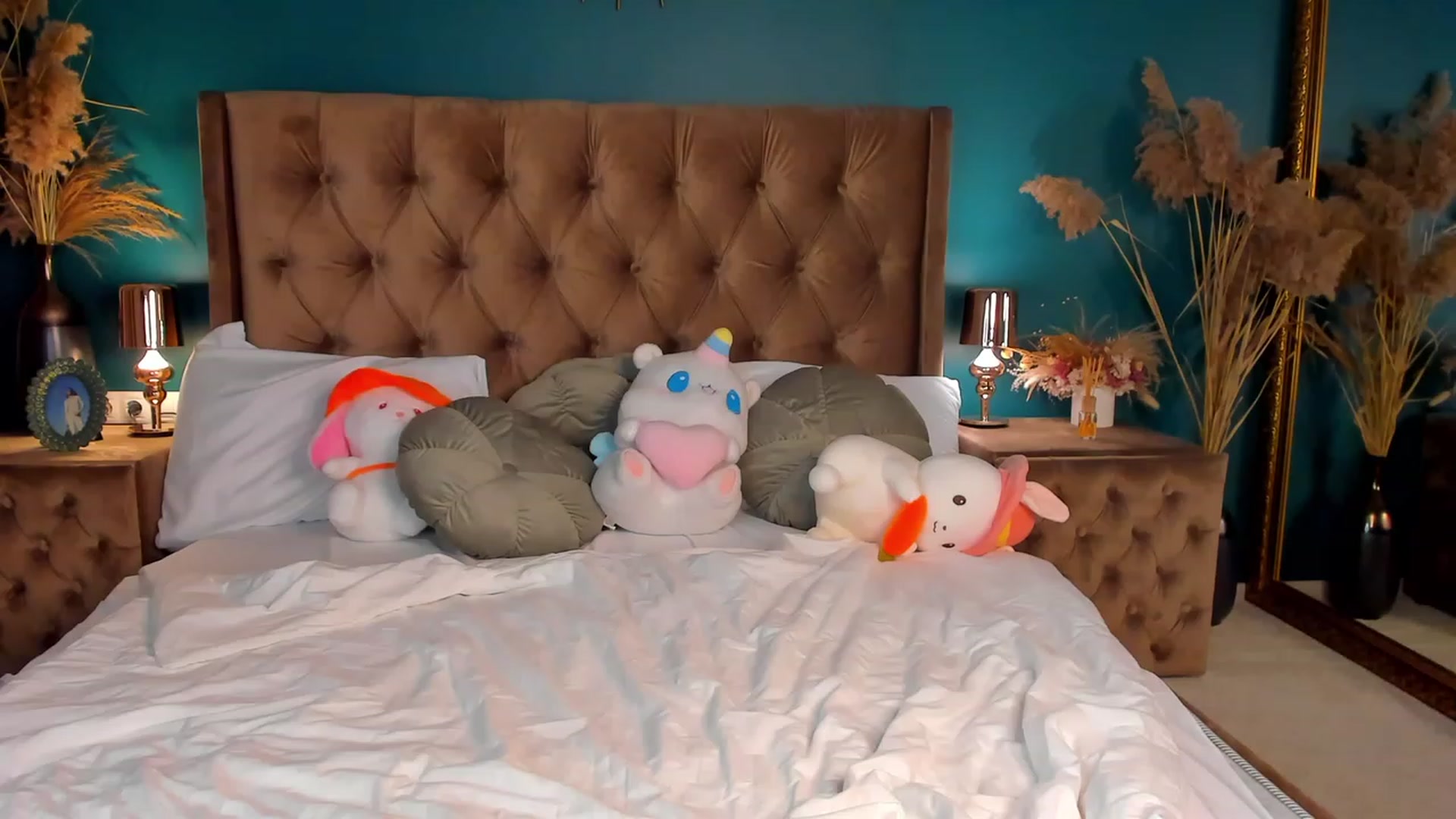 Gallery image thumbnail from ElsaYoung's myfreecams stream on, 12/11/2023, 04:24 image 9 of 20