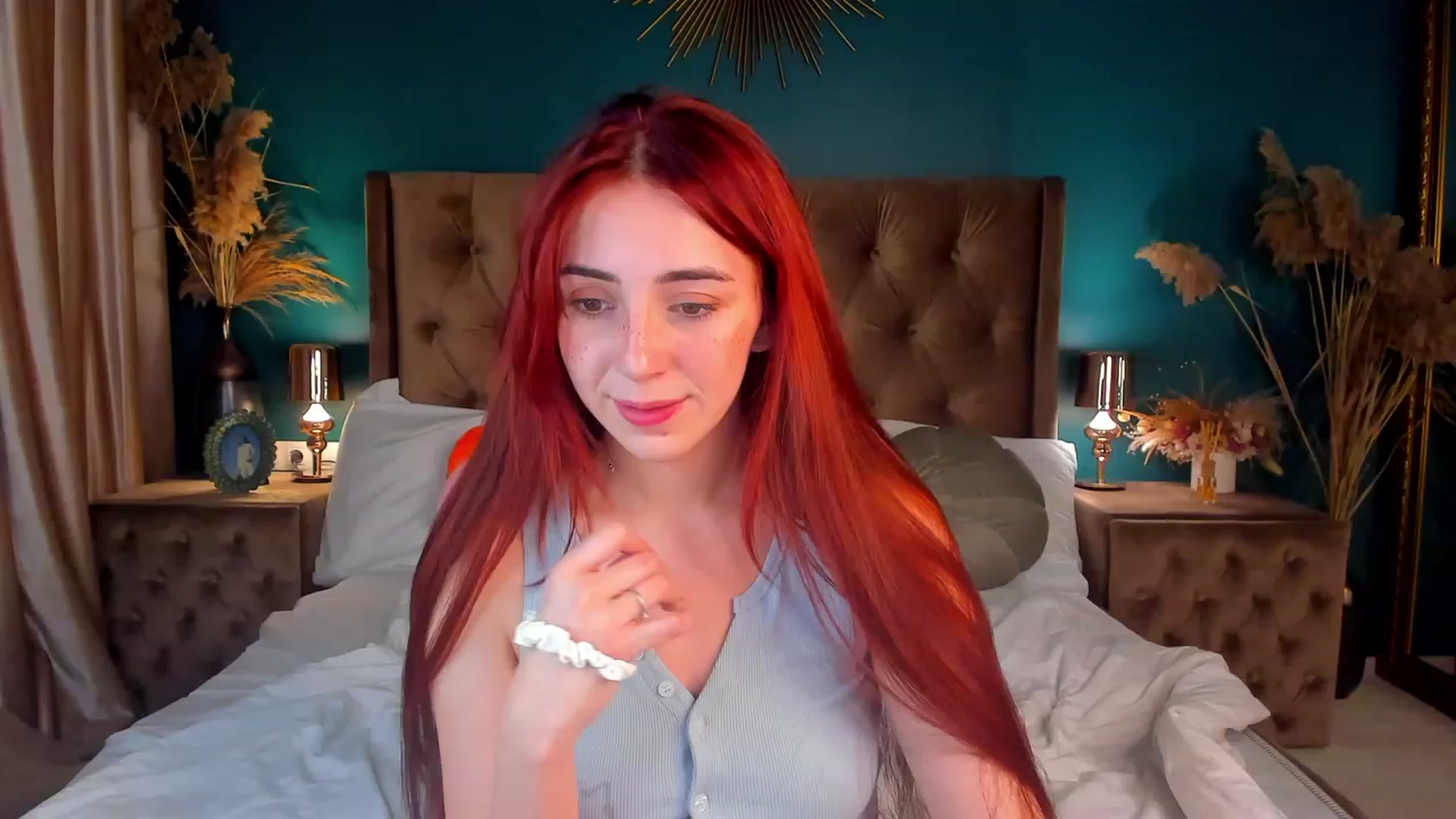 Gallery image thumbnail from ElsaYoung's myfreecams stream on, 12/11/2023, 06:08 image 10 of 20