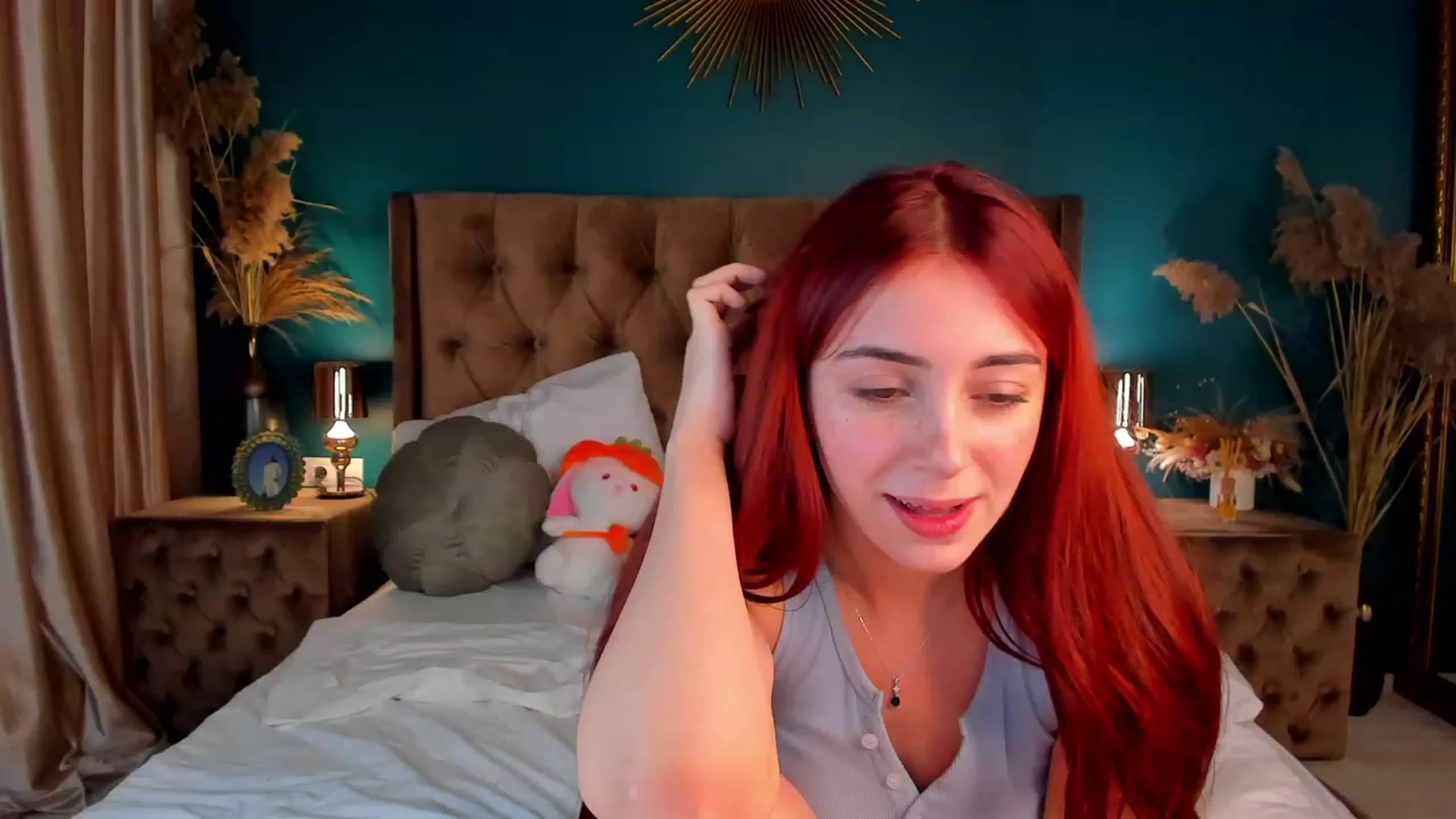 Gallery image thumbnail from ElsaYoung's myfreecams stream on, 12/12/2023, 14:51 image 13 of 20