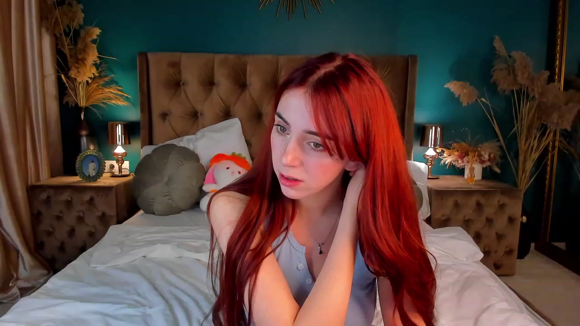 Gallery image thumbnail from ElsaYoung's myfreecams stream on, 12/12/2023, 15:25 image 13 of 20