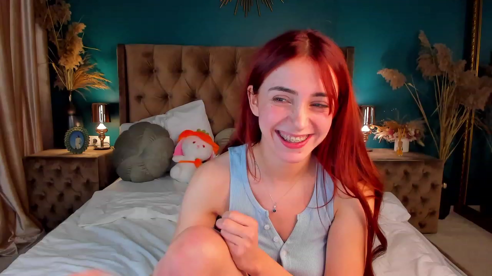 Gallery image thumbnail from ElsaYoung's myfreecams stream on, 12/12/2023, 15:25 image 18 of 20