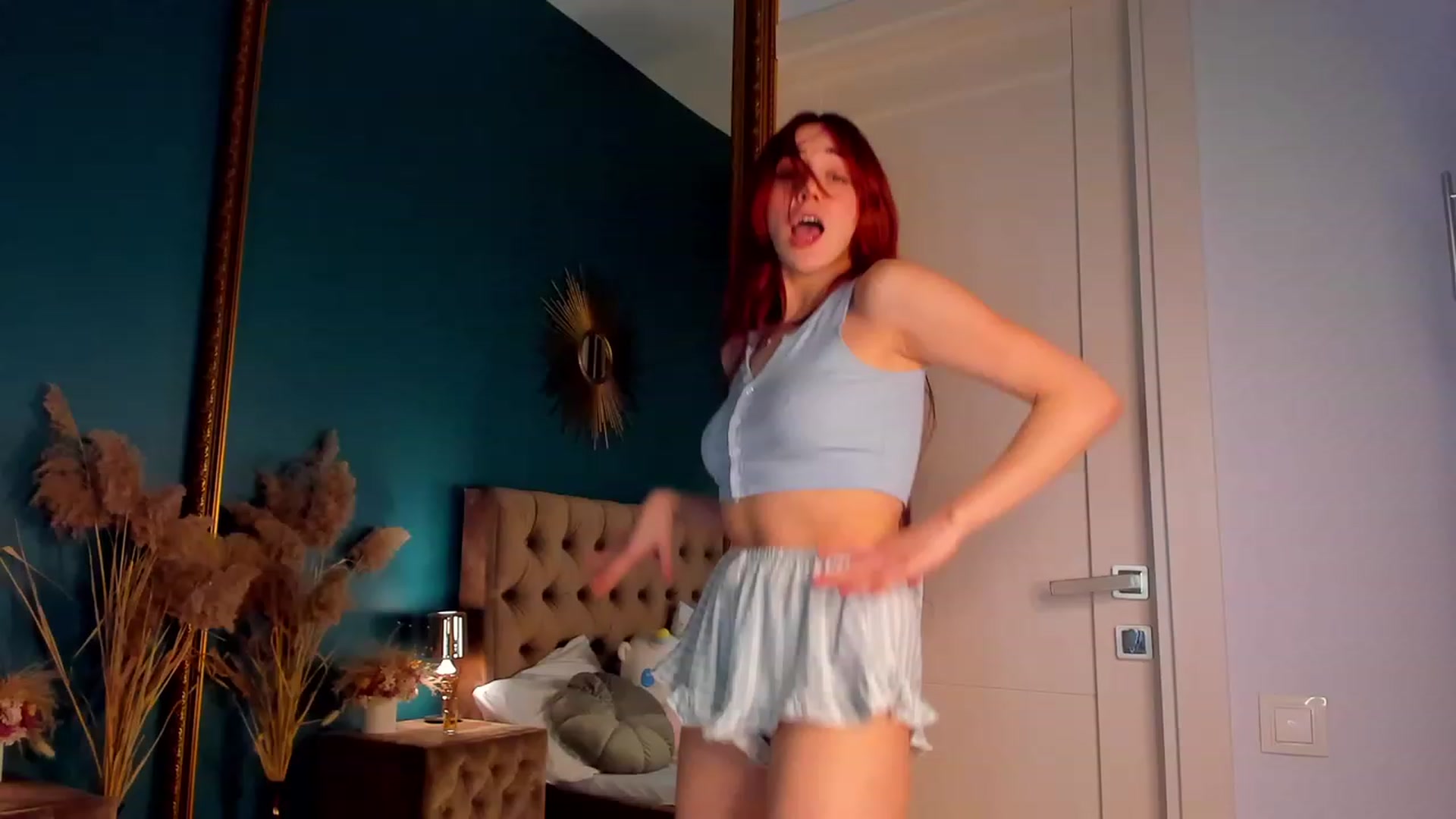 Gallery image thumbnail from ElsaYoung's myfreecams stream on, 12/12/2023, 17:38 image 15 of 20