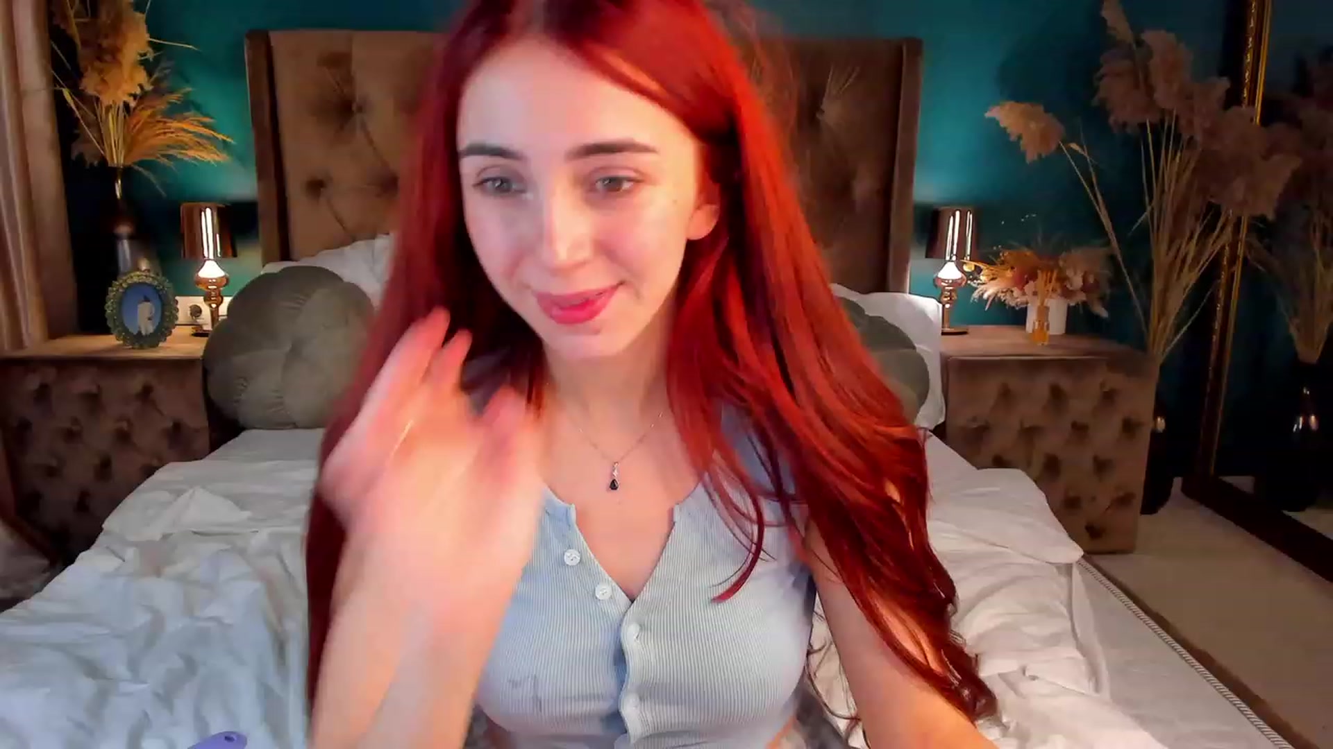 Gallery image thumbnail from ElsaYoung's myfreecams stream on, 12/12/2023, 17:38 image 18 of 20