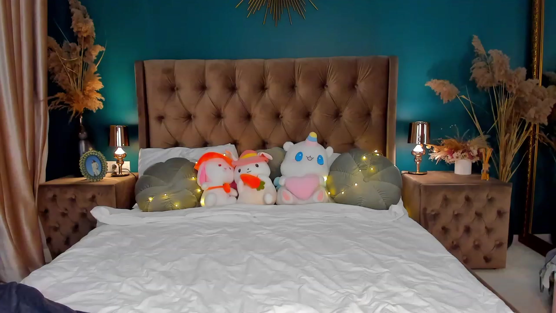 Gallery image thumbnail from ElsaYoung's myfreecams stream on, 12/14/2023, 20:18 image 19 of 20