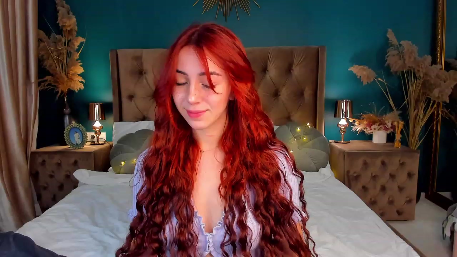 Gallery image thumbnail from ElsaYoung's myfreecams stream on, 12/14/2023, 20:18 image 11 of 20