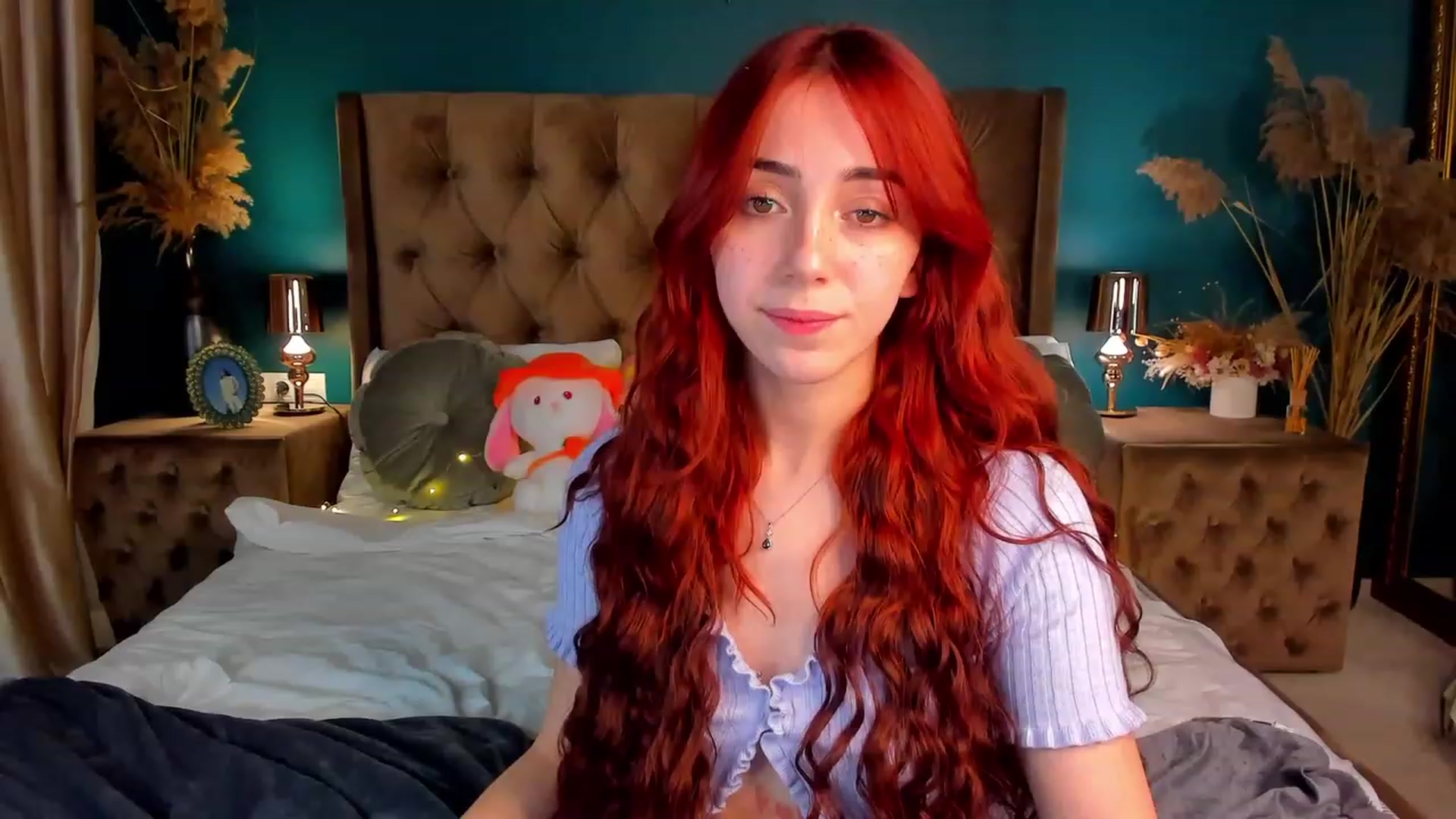 Gallery image thumbnail from ElsaYoung's myfreecams stream on, 12/15/2023, 24:09 image 17 of 20