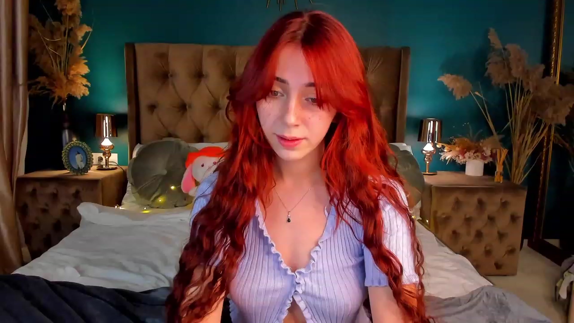 Gallery image thumbnail from ElsaYoung's myfreecams stream on, 12/15/2023, 24:09 image 8 of 20