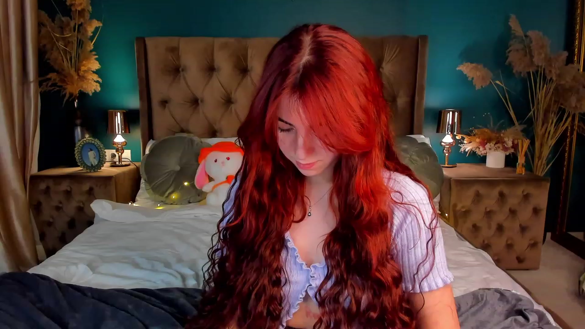 Gallery image thumbnail from ElsaYoung's myfreecams stream on, 12/15/2023, 24:09 image 19 of 20
