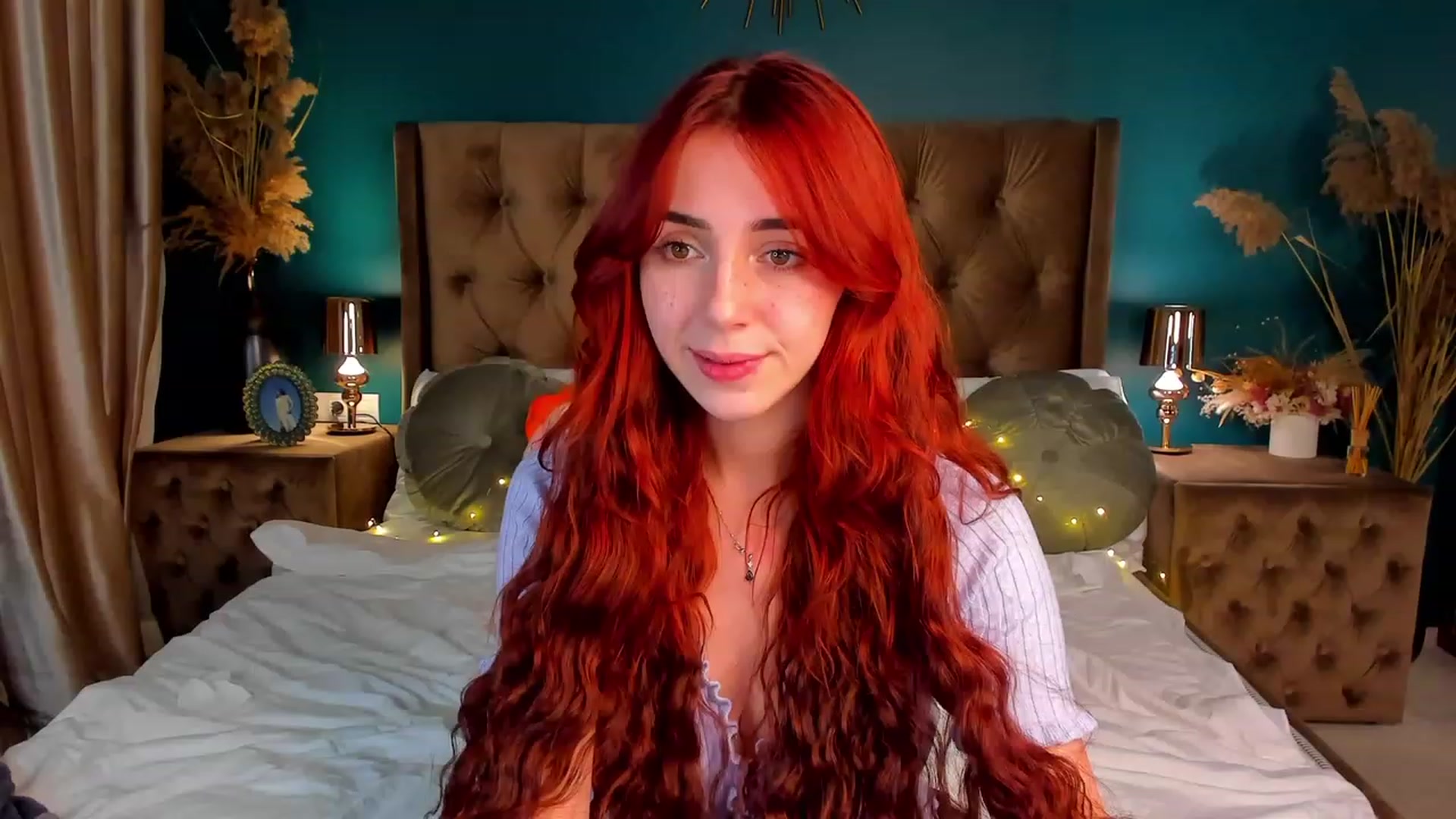 Gallery image thumbnail from ElsaYoung's myfreecams stream on, 12/15/2023, 01:31 image 14 of 20