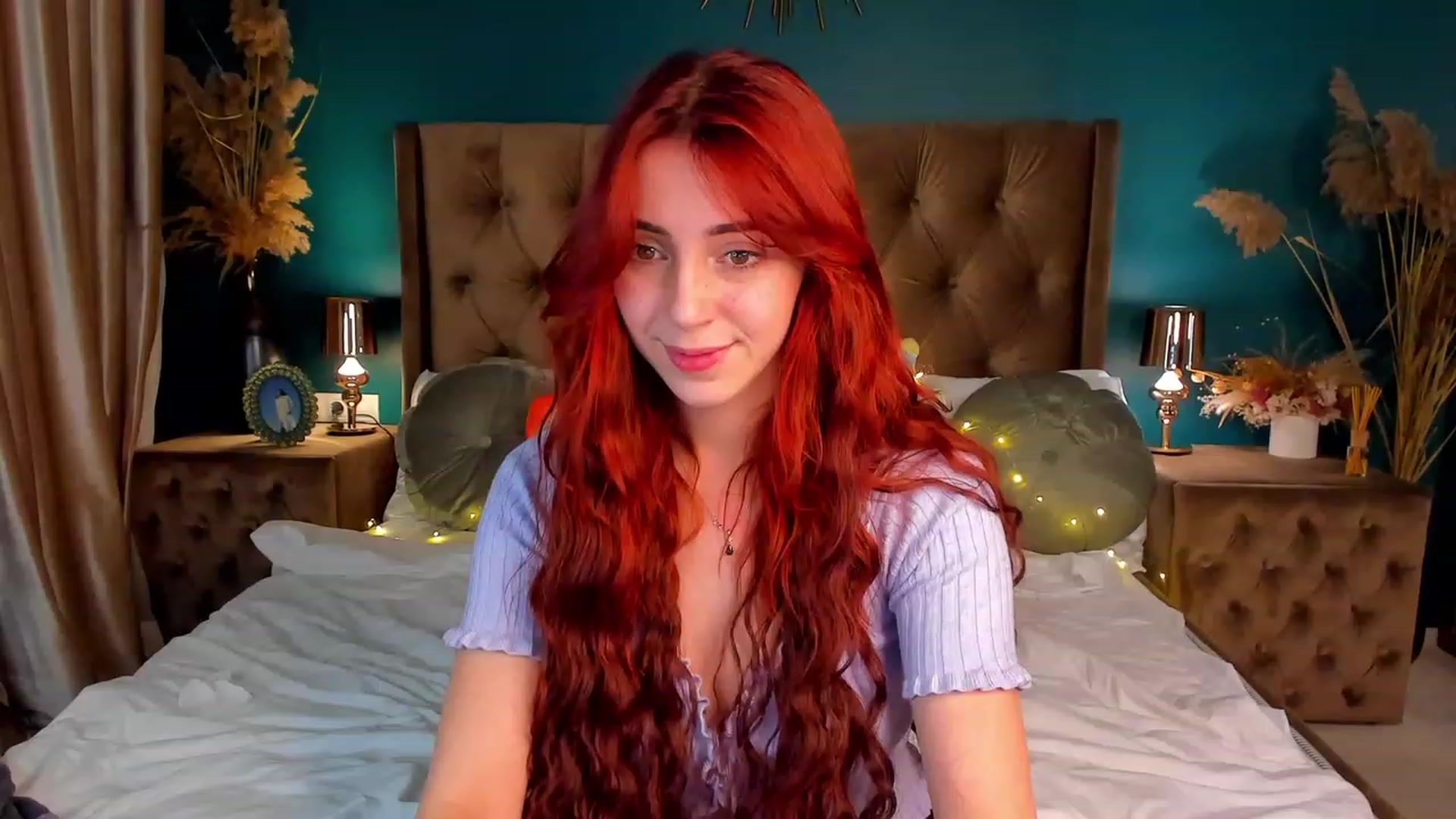 Gallery image thumbnail from ElsaYoung's myfreecams stream on, 12/15/2023, 01:31 image 15 of 20