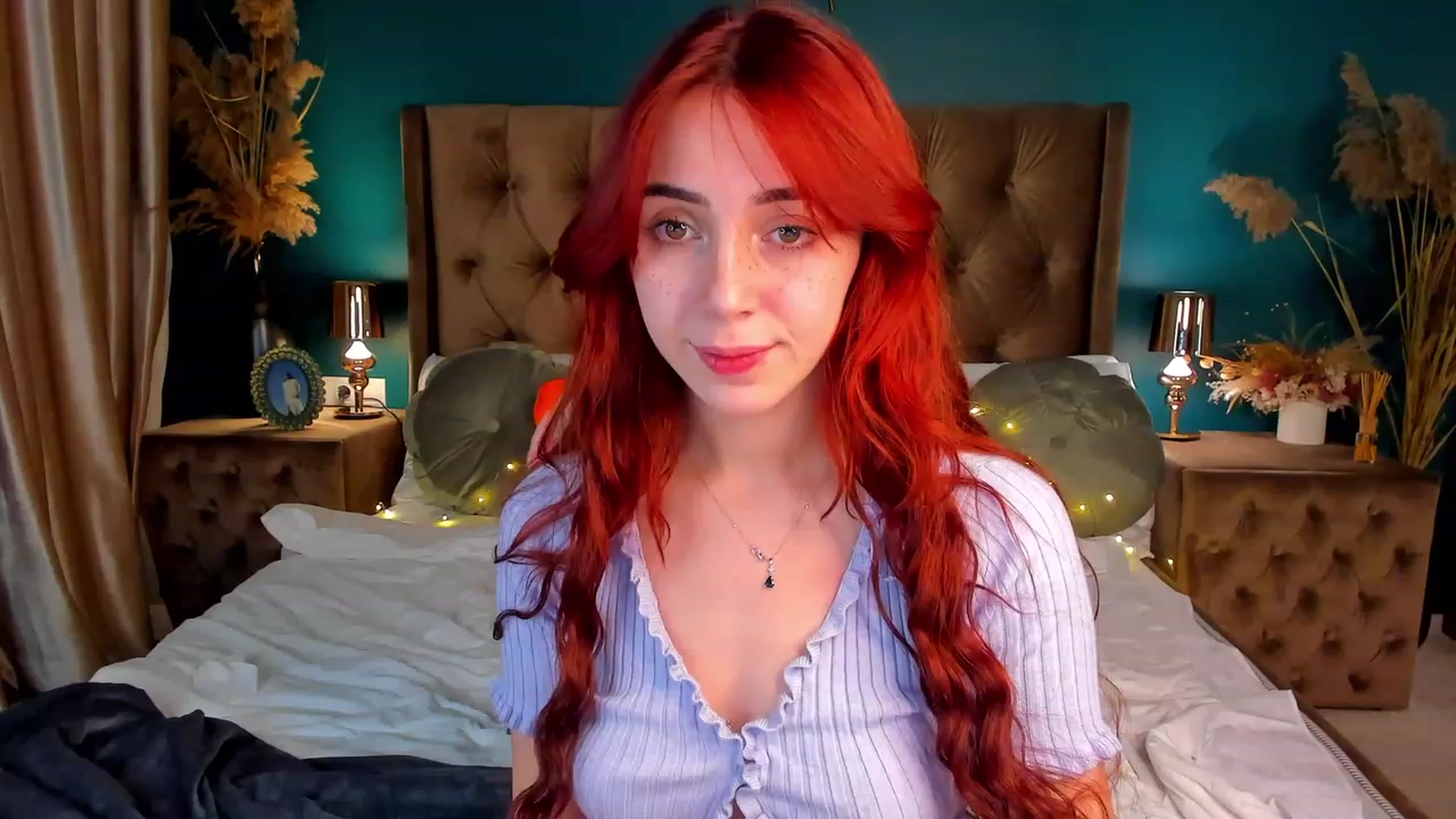 Gallery image thumbnail from ElsaYoung's myfreecams stream on, 12/15/2023, 01:31 image 1 of 20