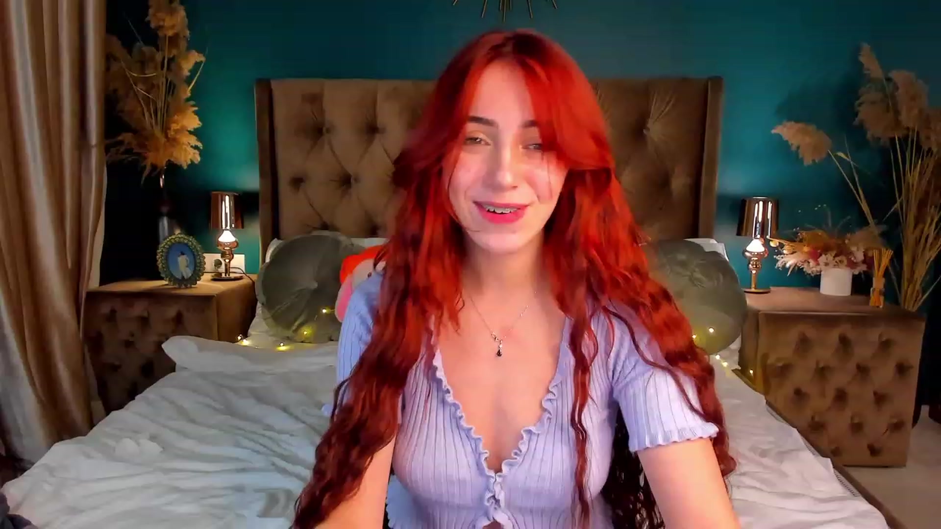 Gallery image thumbnail from ElsaYoung's myfreecams stream on, 12/15/2023, 01:31 image 17 of 20