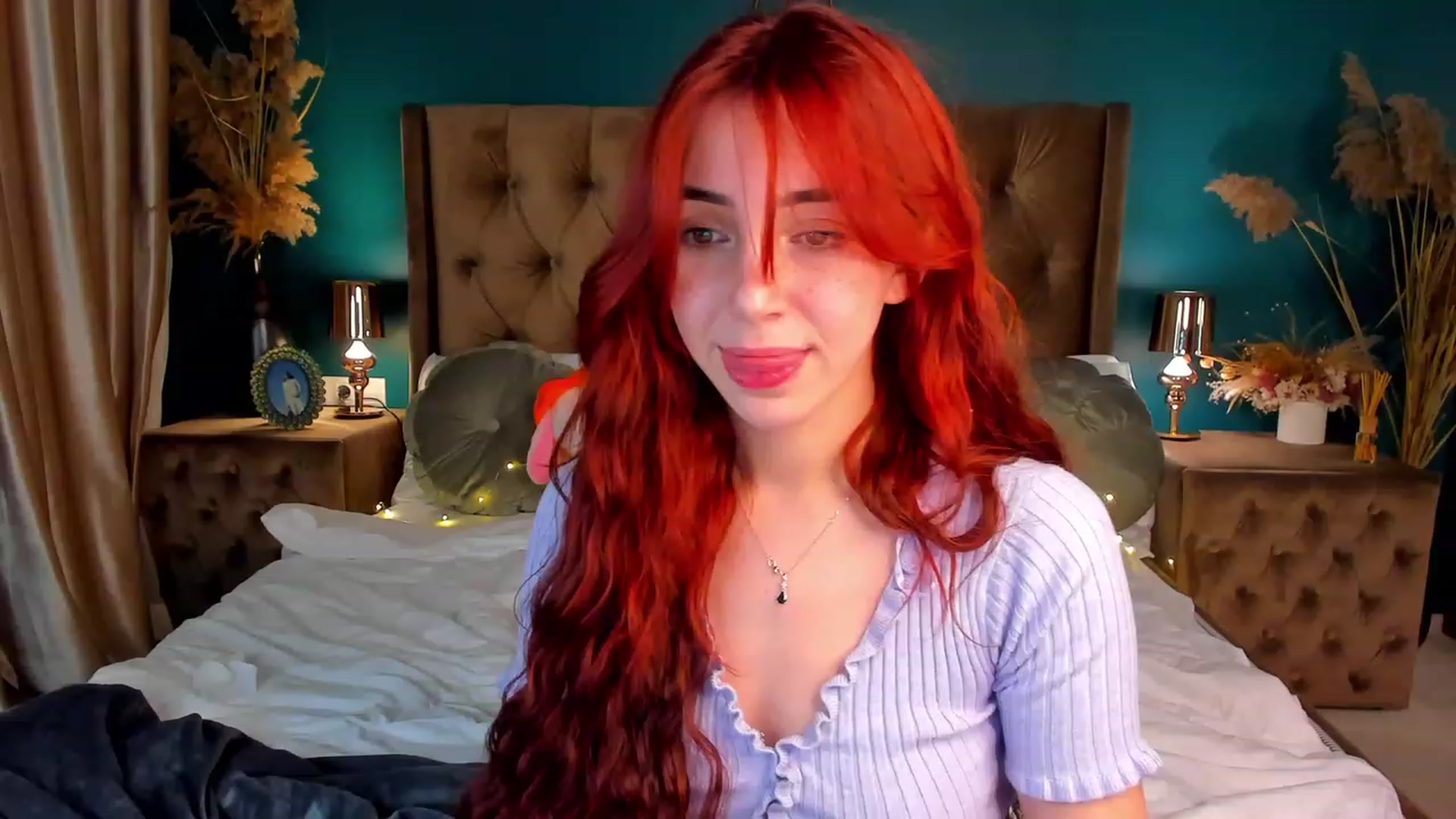 Gallery image thumbnail from ElsaYoung's myfreecams stream on, 12/15/2023, 01:31 image 5 of 20
